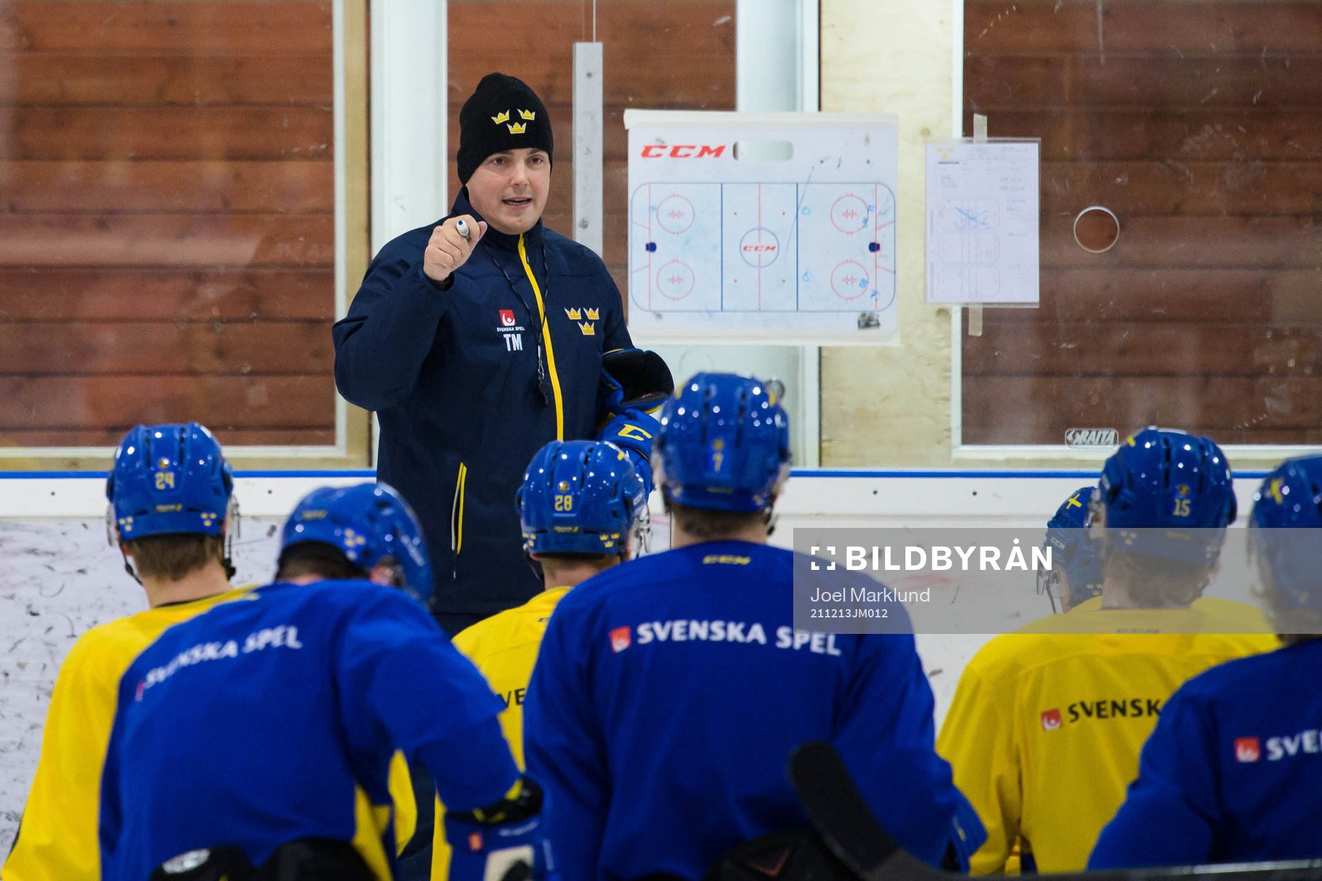 Head coach Tomas Montén of the Swedish under-20 national