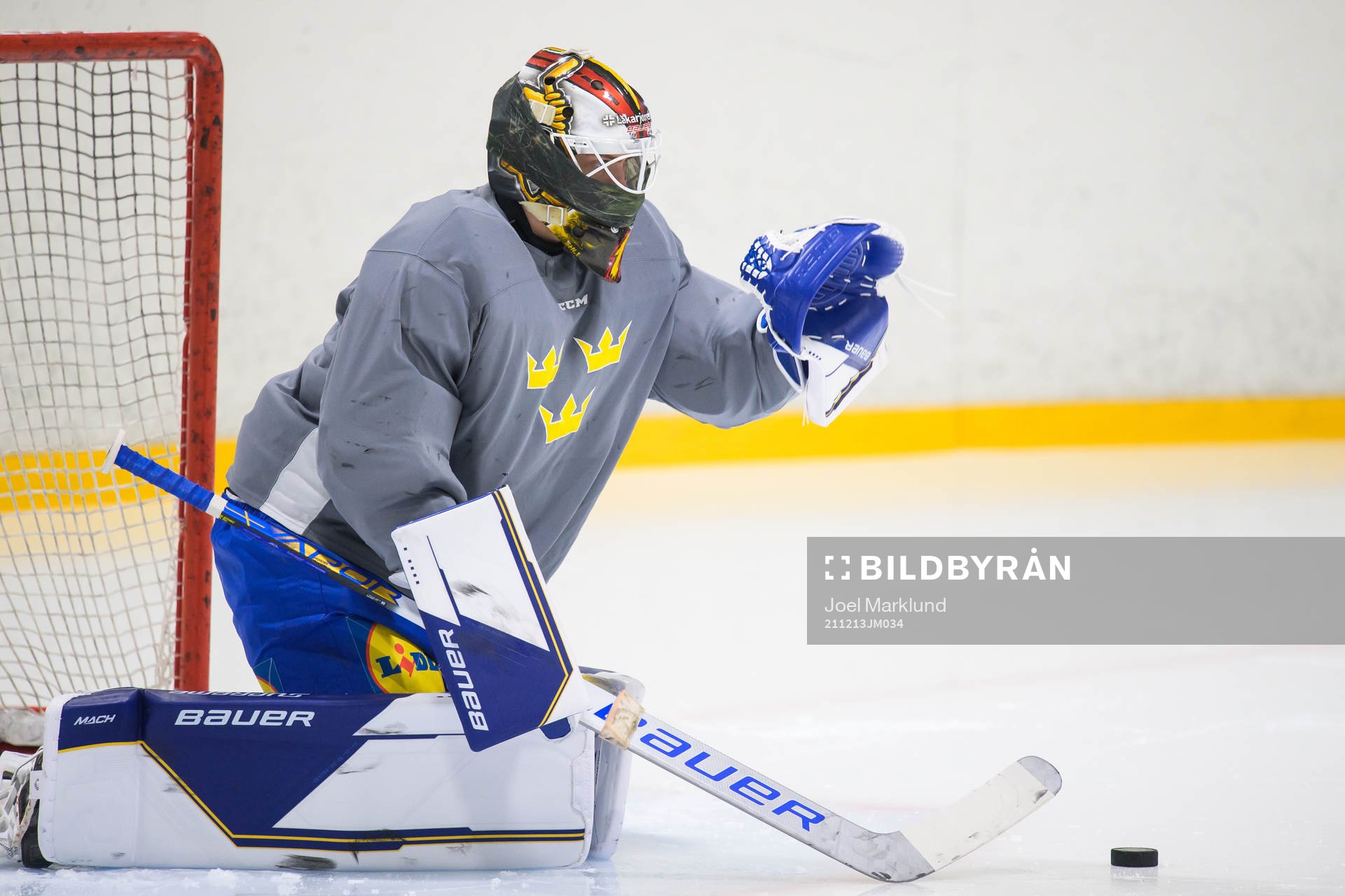 Goaltender Jesper Wallstedt of the Swedish under-20