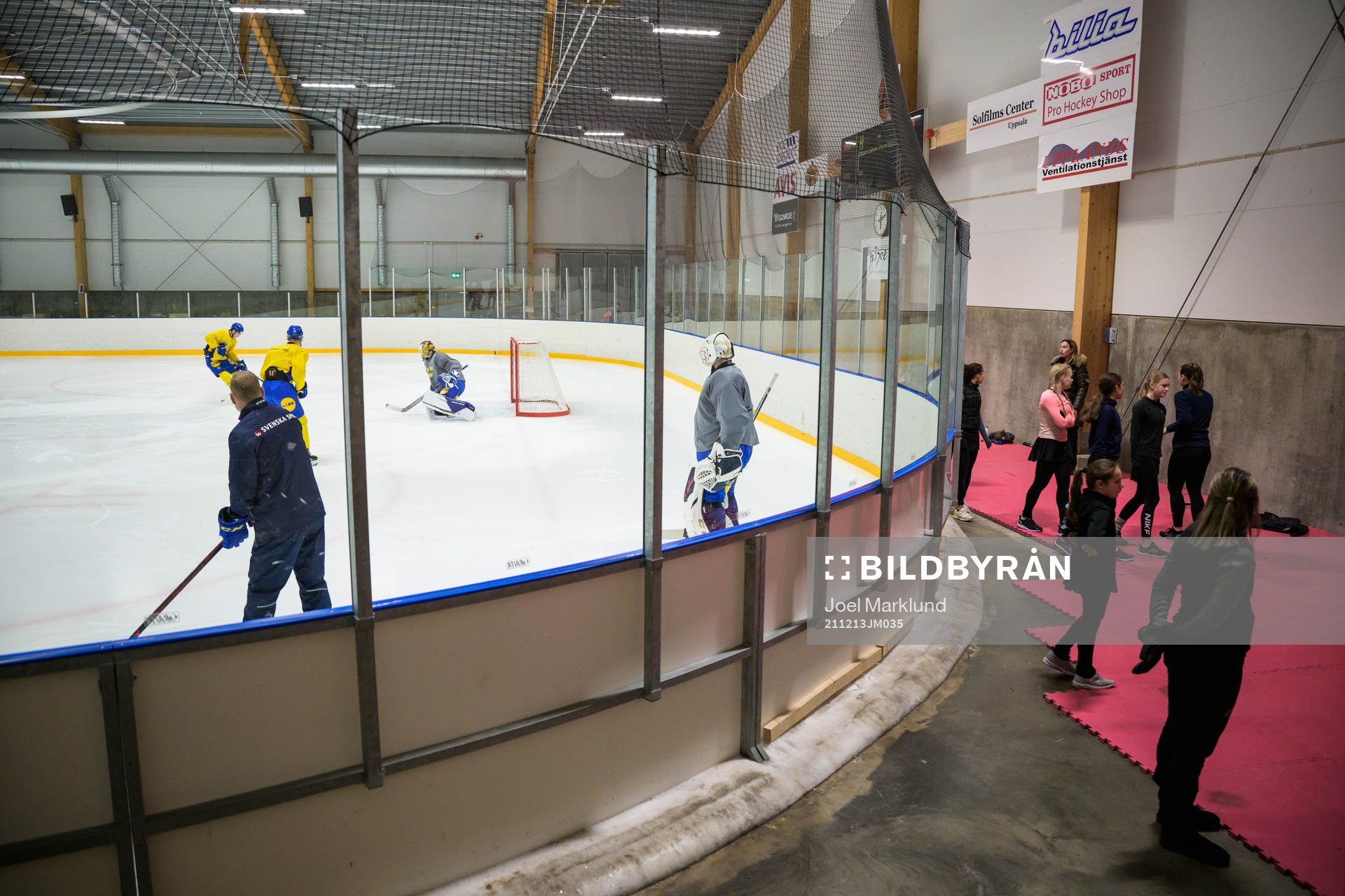 Players of the Swedish under-20 national ice hockey team