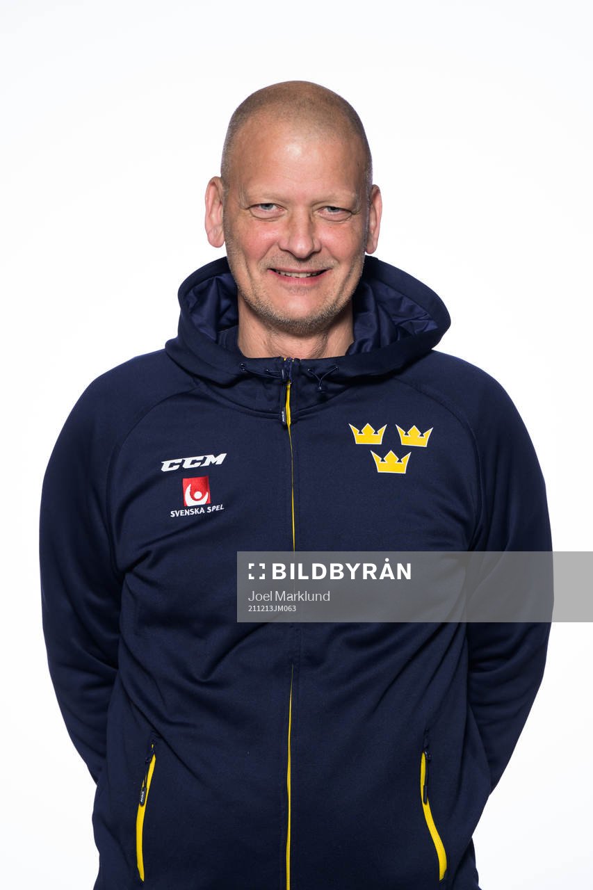Physiotherapist Billy Nilsson of the Swedish under-20