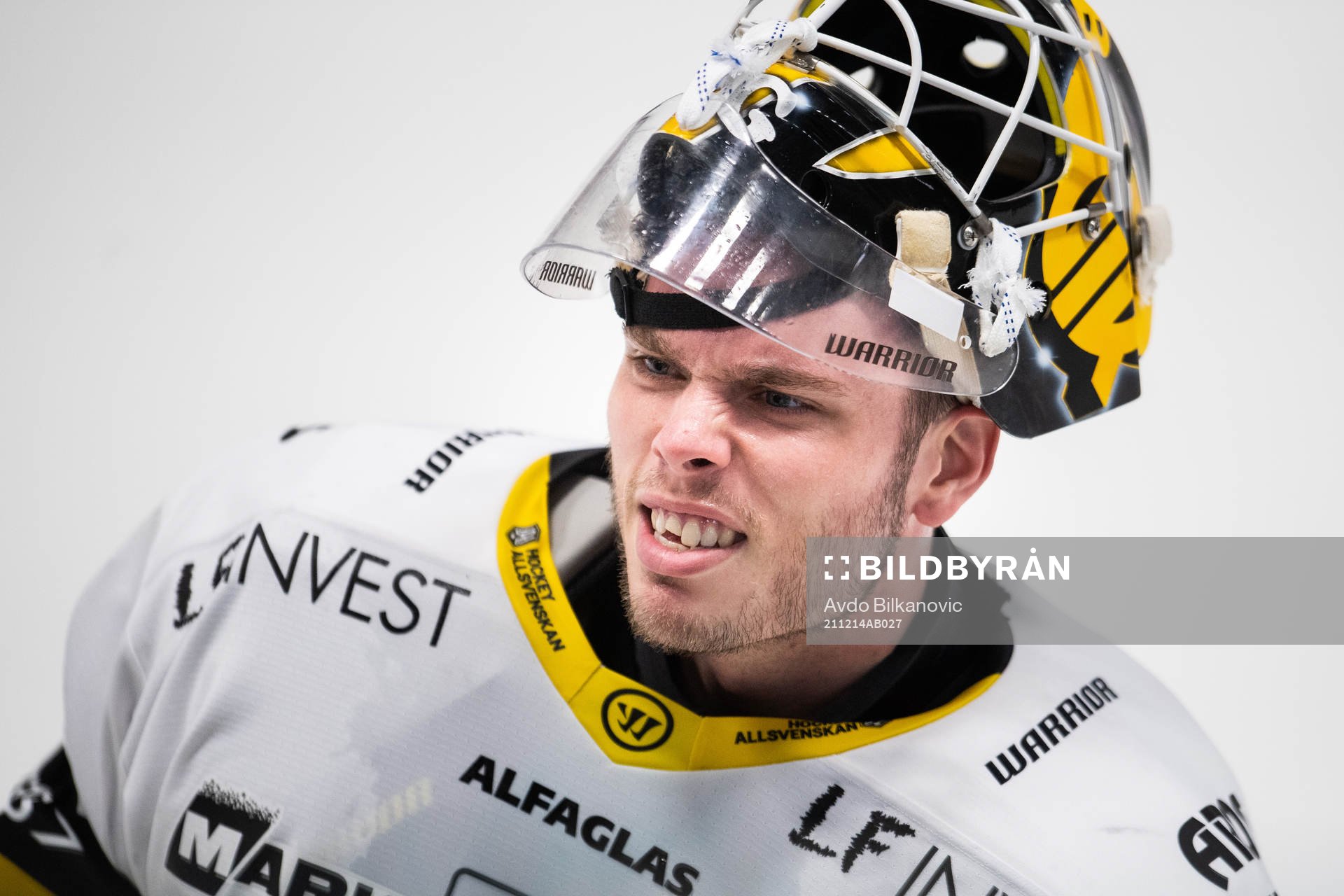Västerås målvakt Johan Gustafsson jublar