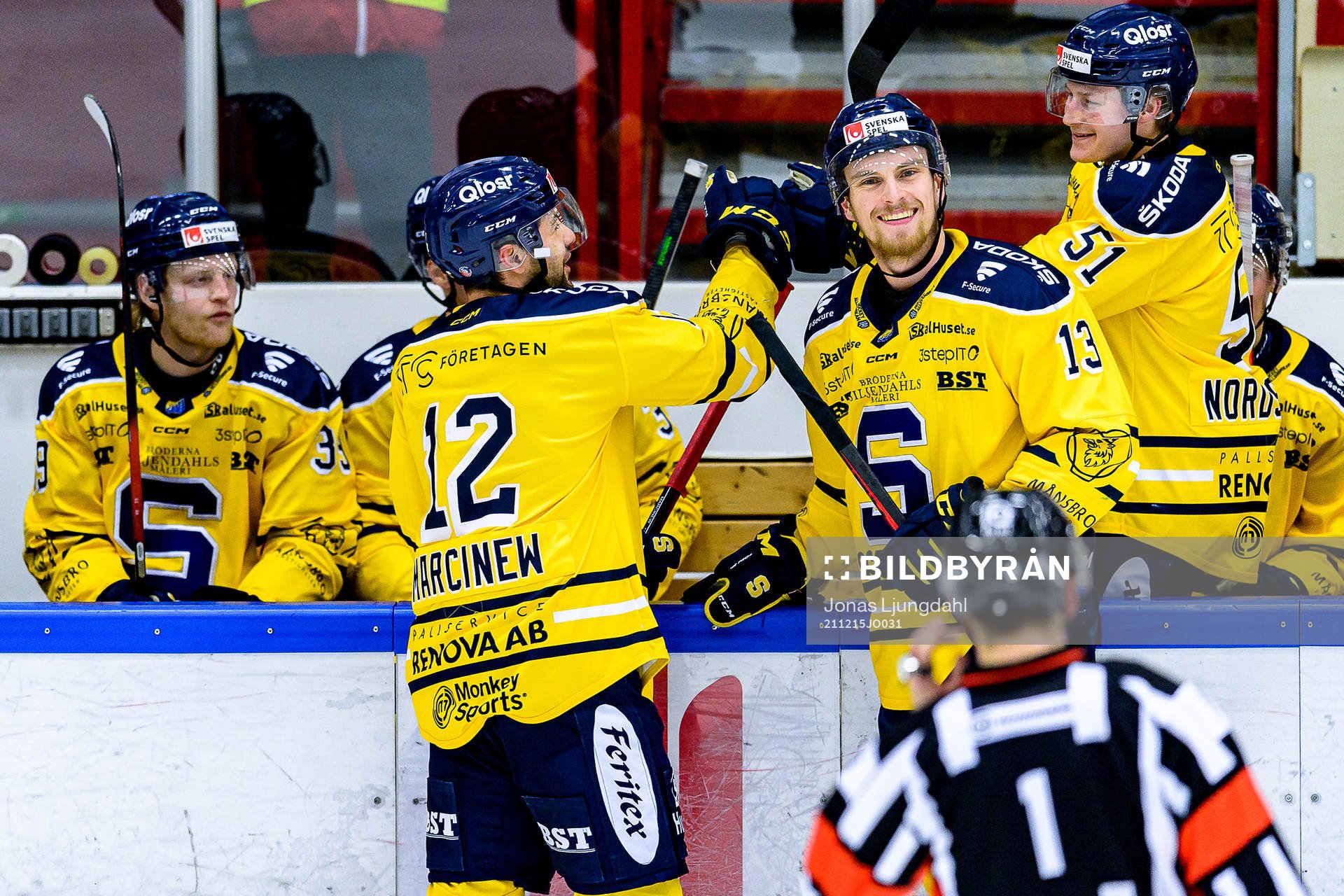 Södertäljes Matt Marcinew och Gustav Willman Borvik jublar