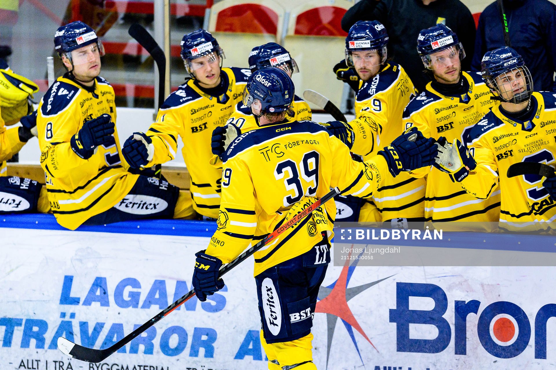 Södertäljes Brett Pollock jublar