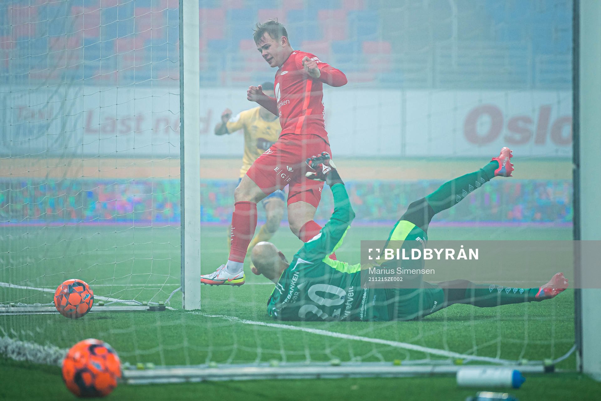 Aune Selland Heggebø of Brann scores the 1-1 goal