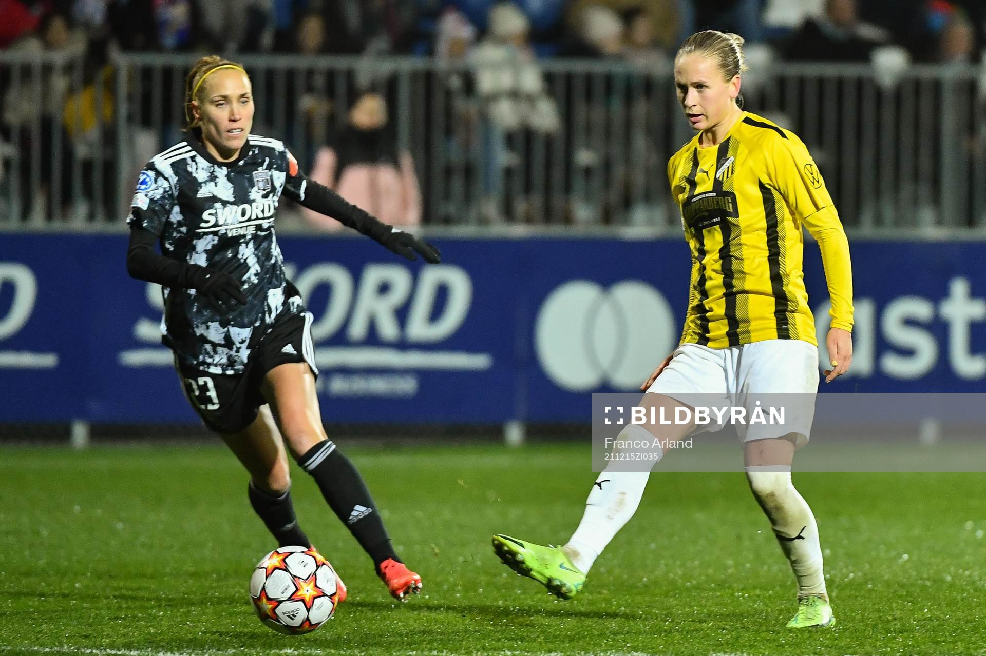 Janice CAYMAN of Lyon and Filippa Curmark of Häcken