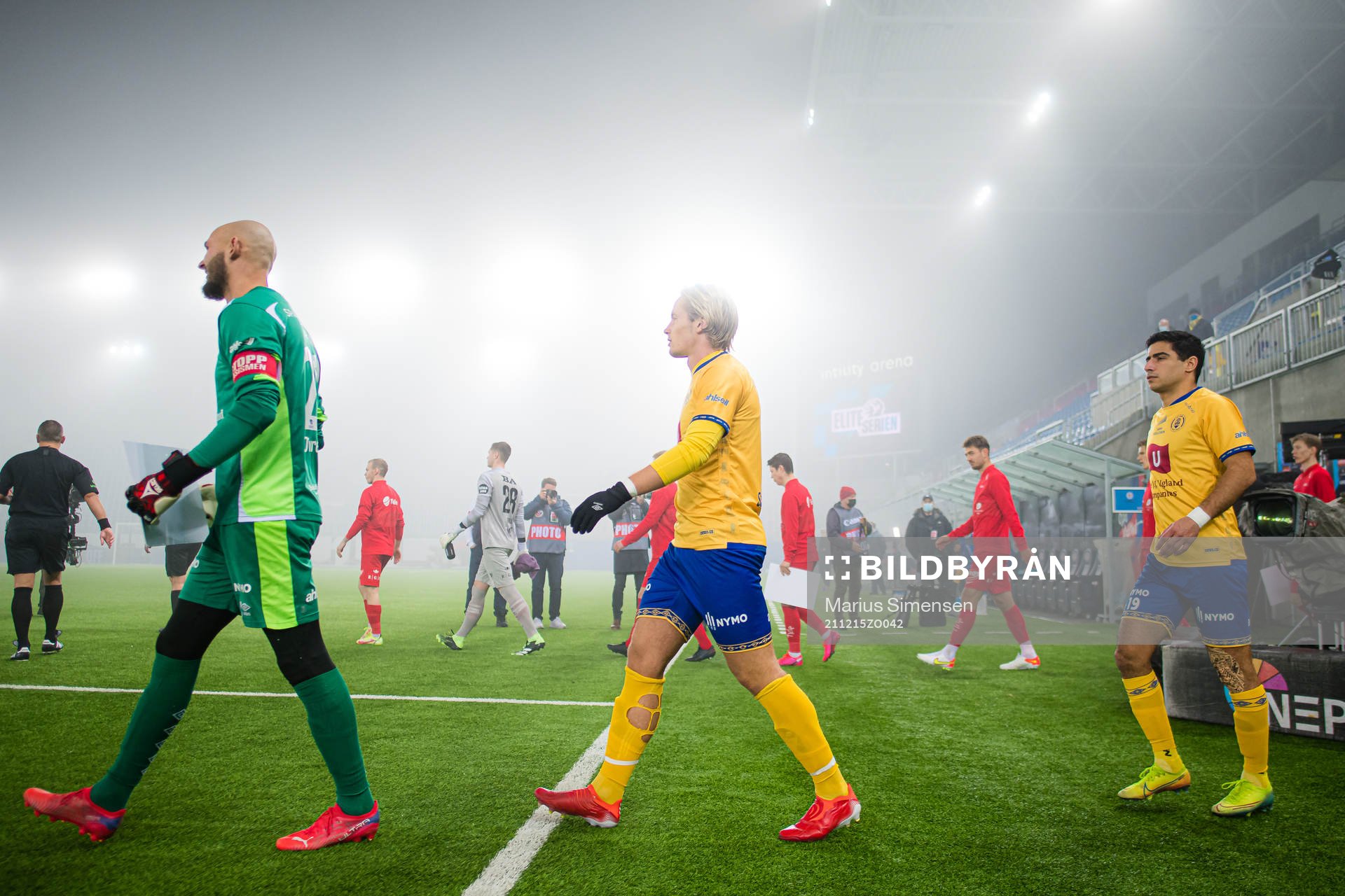 Øystein Øvretveit, Erik Tobias Tangen Sandberg and Iman Mafi of Jerv ahead of the Eliteserien playoff football match between Brann and Jerv on December 15, 2021 in Oslo.