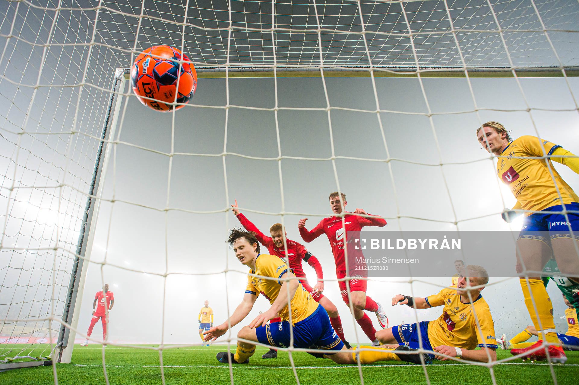 Sivert Heltne Nilsen of Brann scores the 4-4 goal