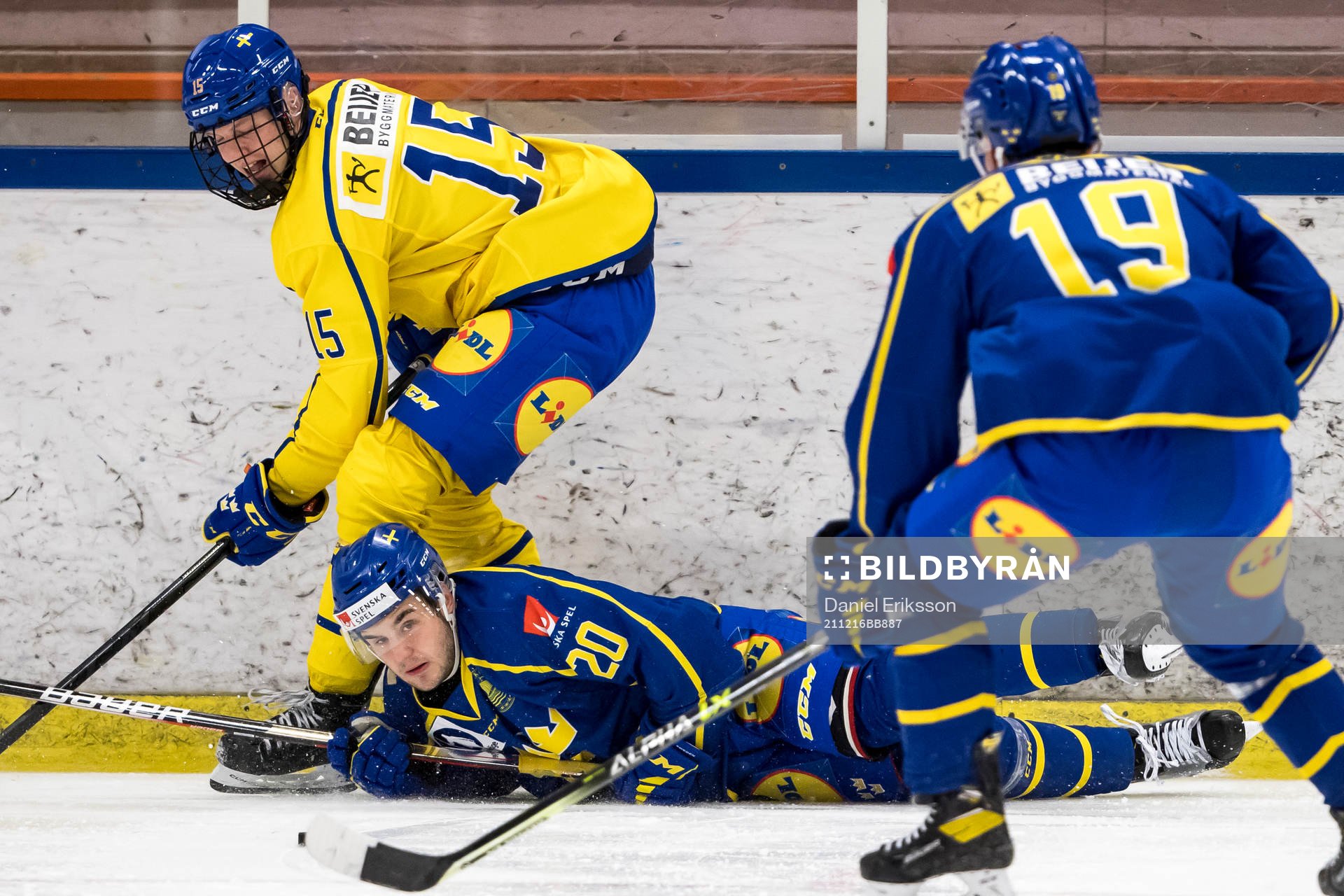 Sverige U18 Filip Bystedt och Sverige U19 Markus Limpar