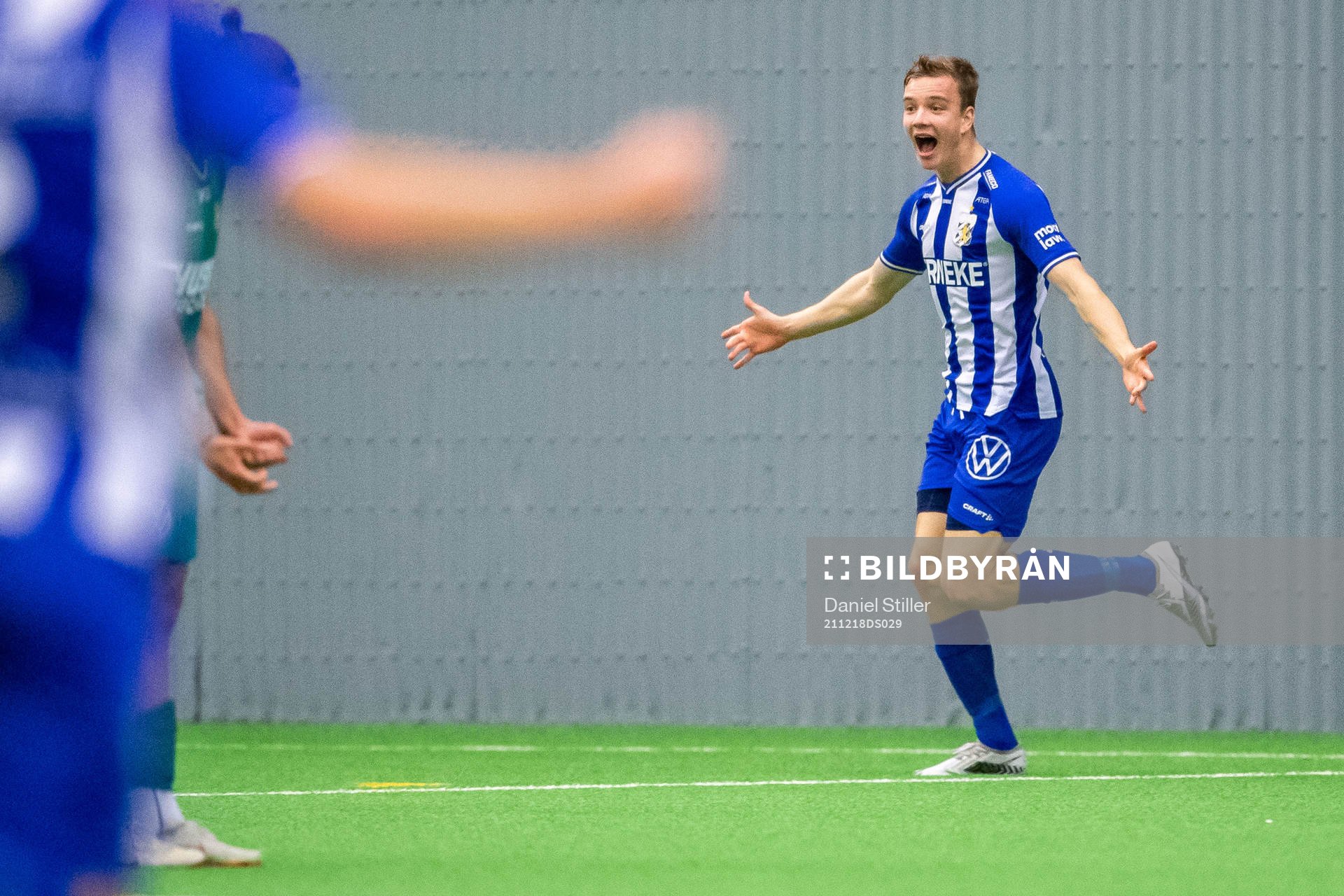 Göteborgs Alfons Nygaard jublar efter 2-1 under finalen i P19-Allsvenskan mellan IFK Göteborg och Hammarby den 18 december 2021 i Göteborg.