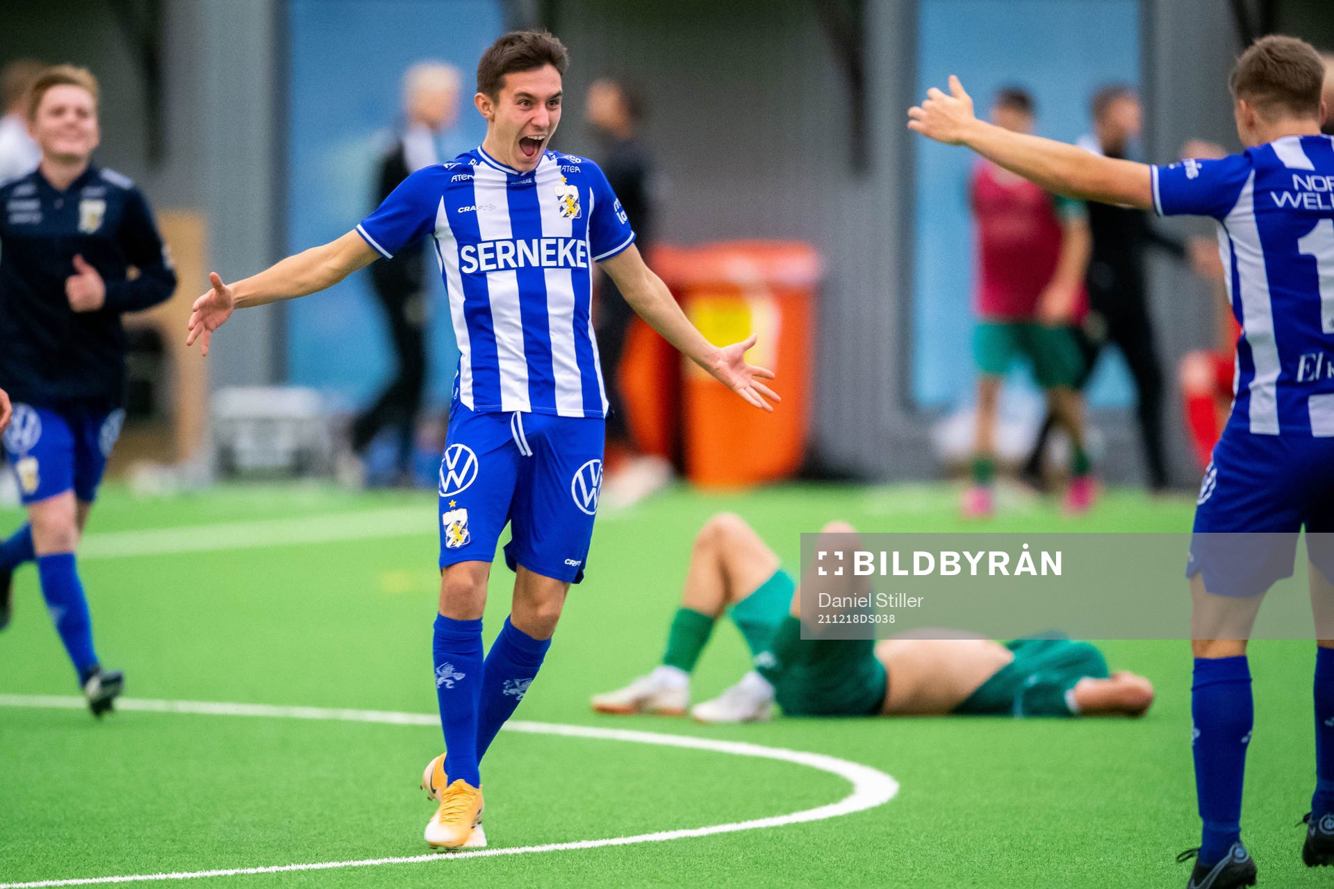 Göteborgs Anton Kurochkin spelare jublar