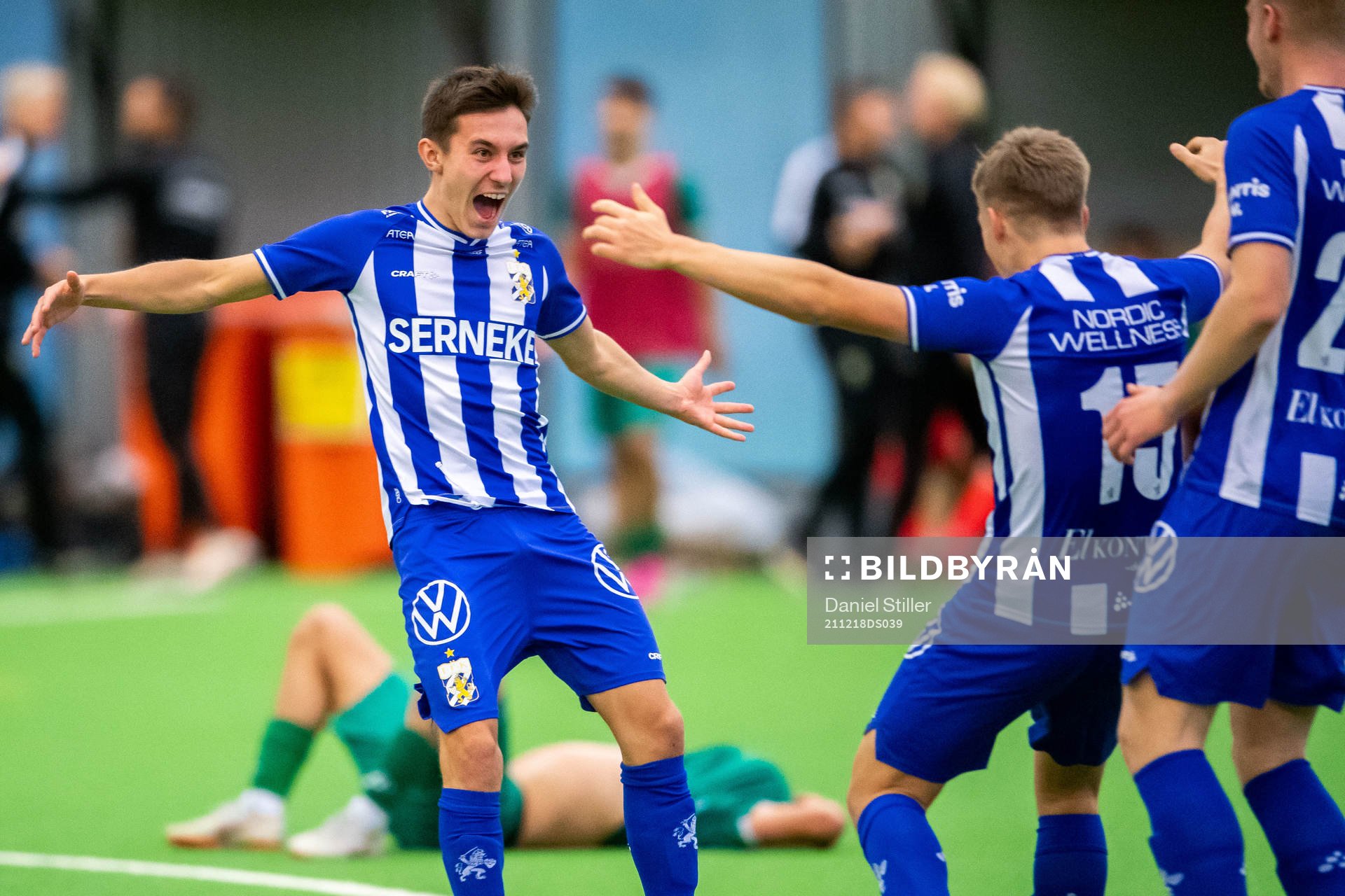 Göteborgs Anton Kurochkin spelare jublar