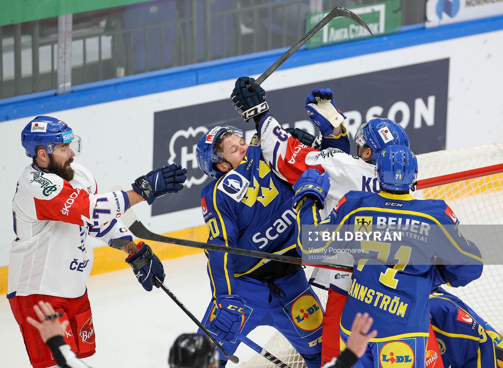 Lawrence Pilut of Sweden and Jan Kovarz of Czech Republic