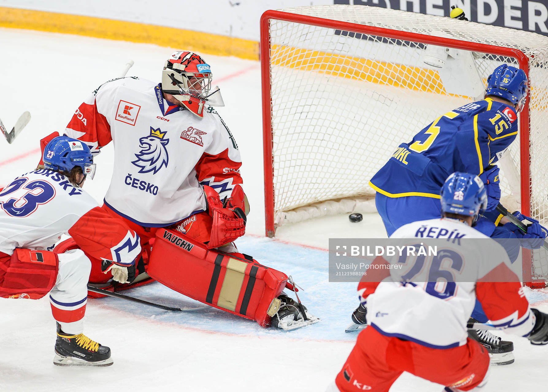 Gustav Rydahl of Sweden and Shimon Grubets of Czech Republic