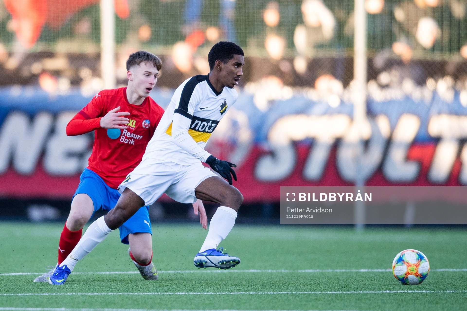 Helsingborgs Lukas Kjellnäs och AIKs Alexander Fesshaie