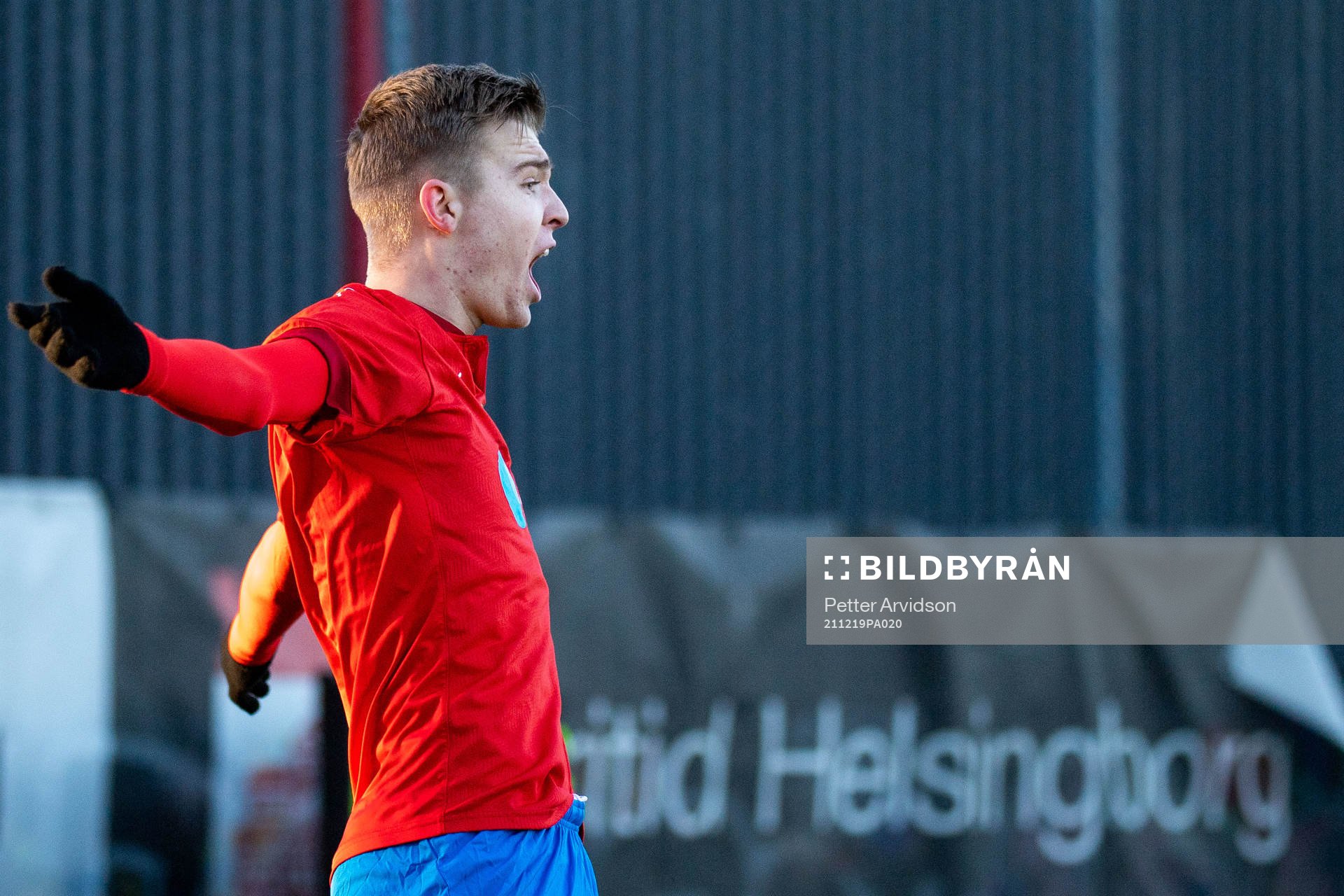 Helsingborgs William Westerlund jublar efter 1-1 under finalen i P17-Allsvenskan mellan Helsingborg och AIK den 19 december 2021 i Helsingborg.