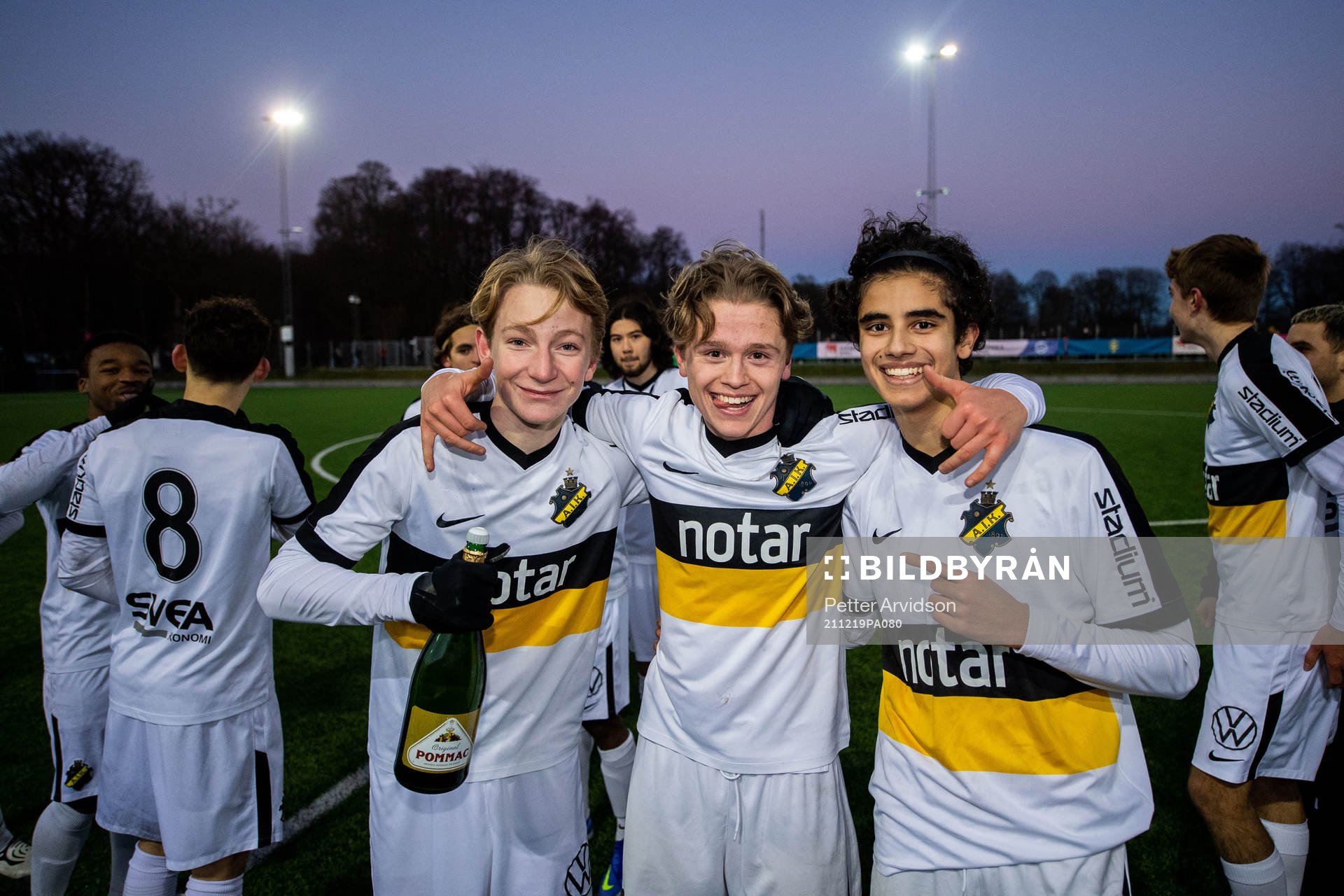 AIKs Rasmus Granath och Elias Ziani  jublar