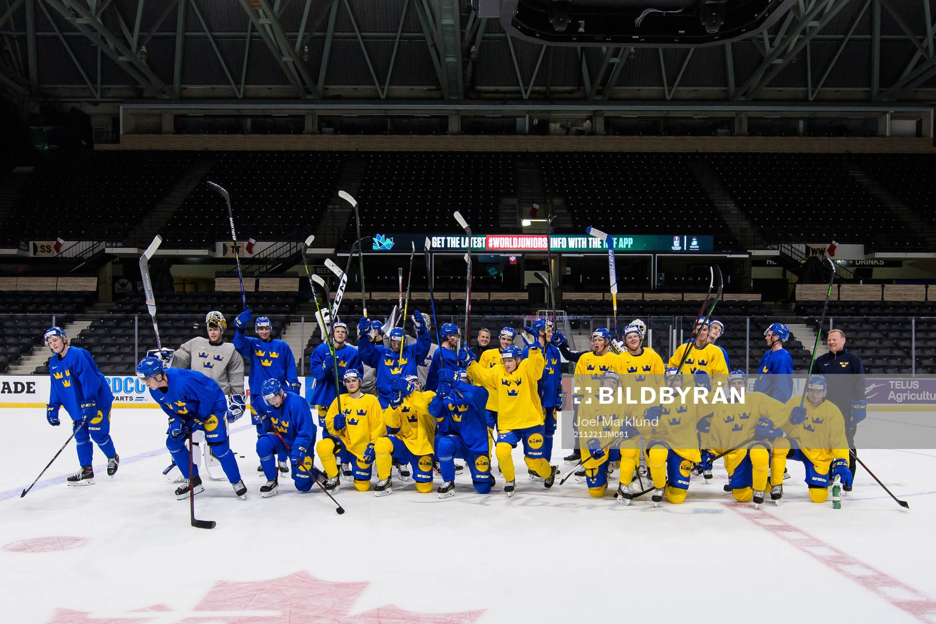 Players of the Swedish under-20 national ice hockey team