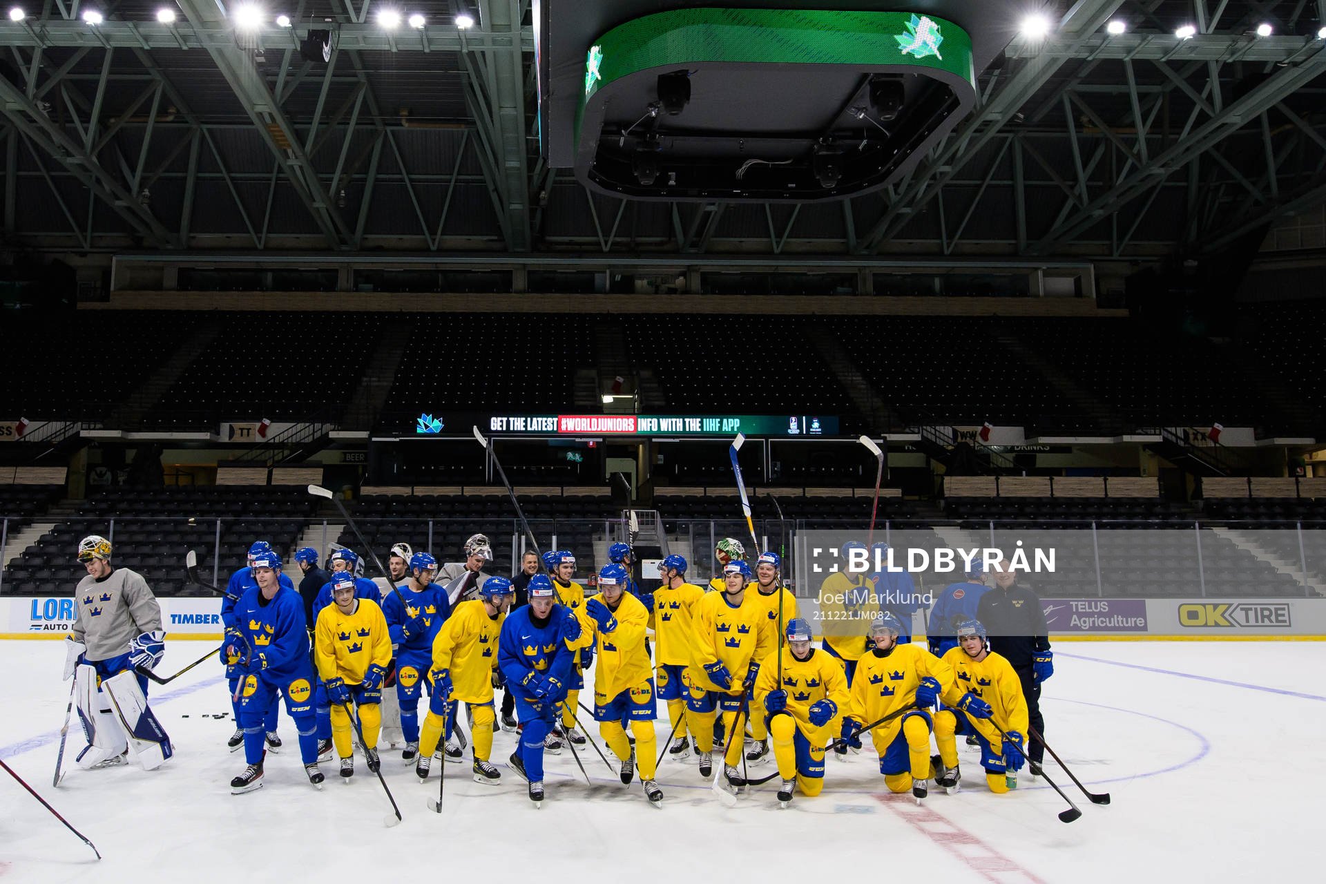 Players of the Swedish under-20 national ice hockey team
