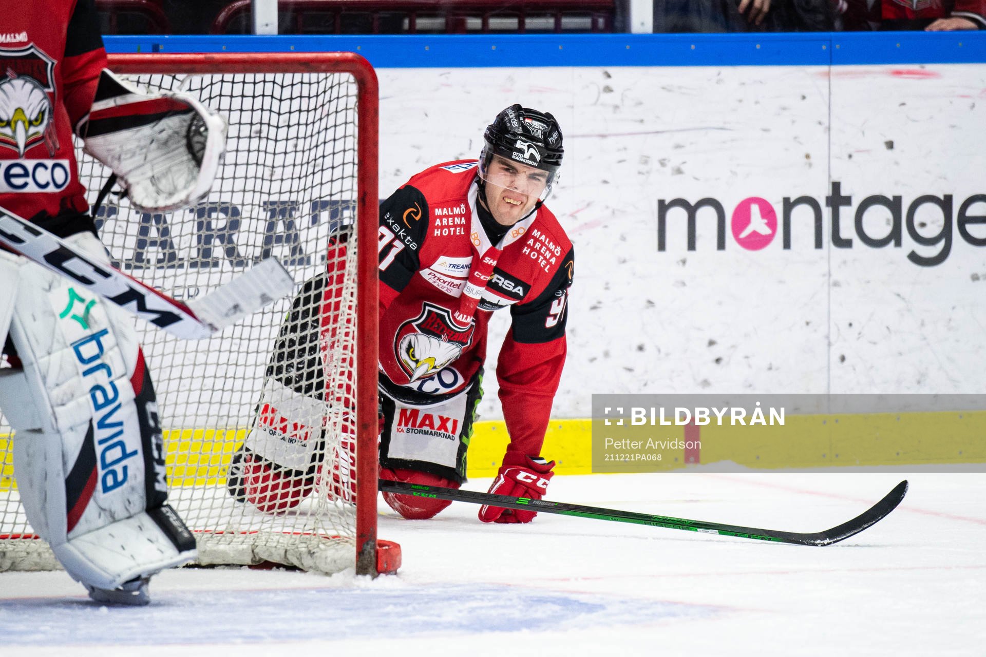 Malmö Redhawks Magnus Pääjärvi har ont