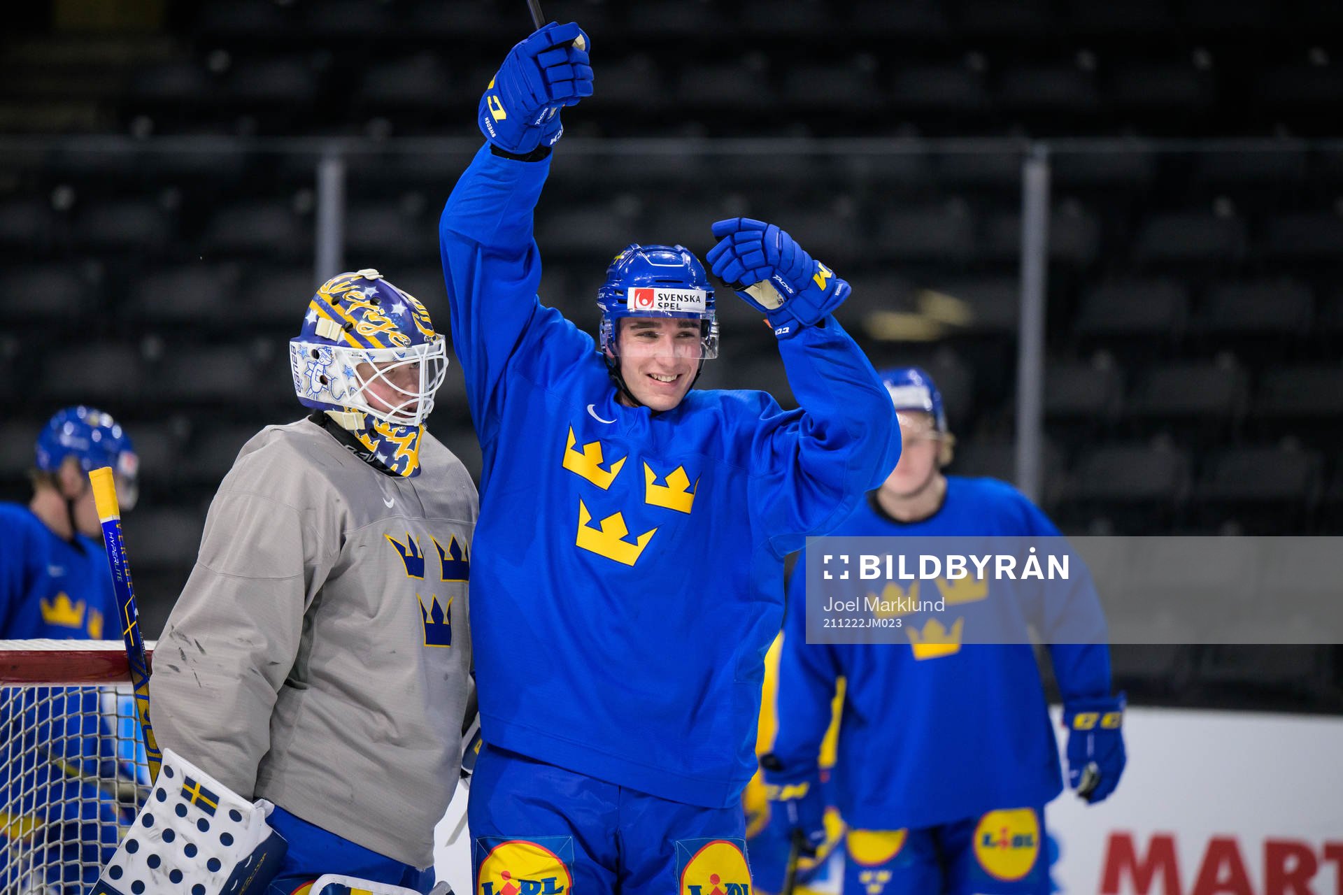 Goaltender Calle Clang and Daniel Torgersson of the Swedish