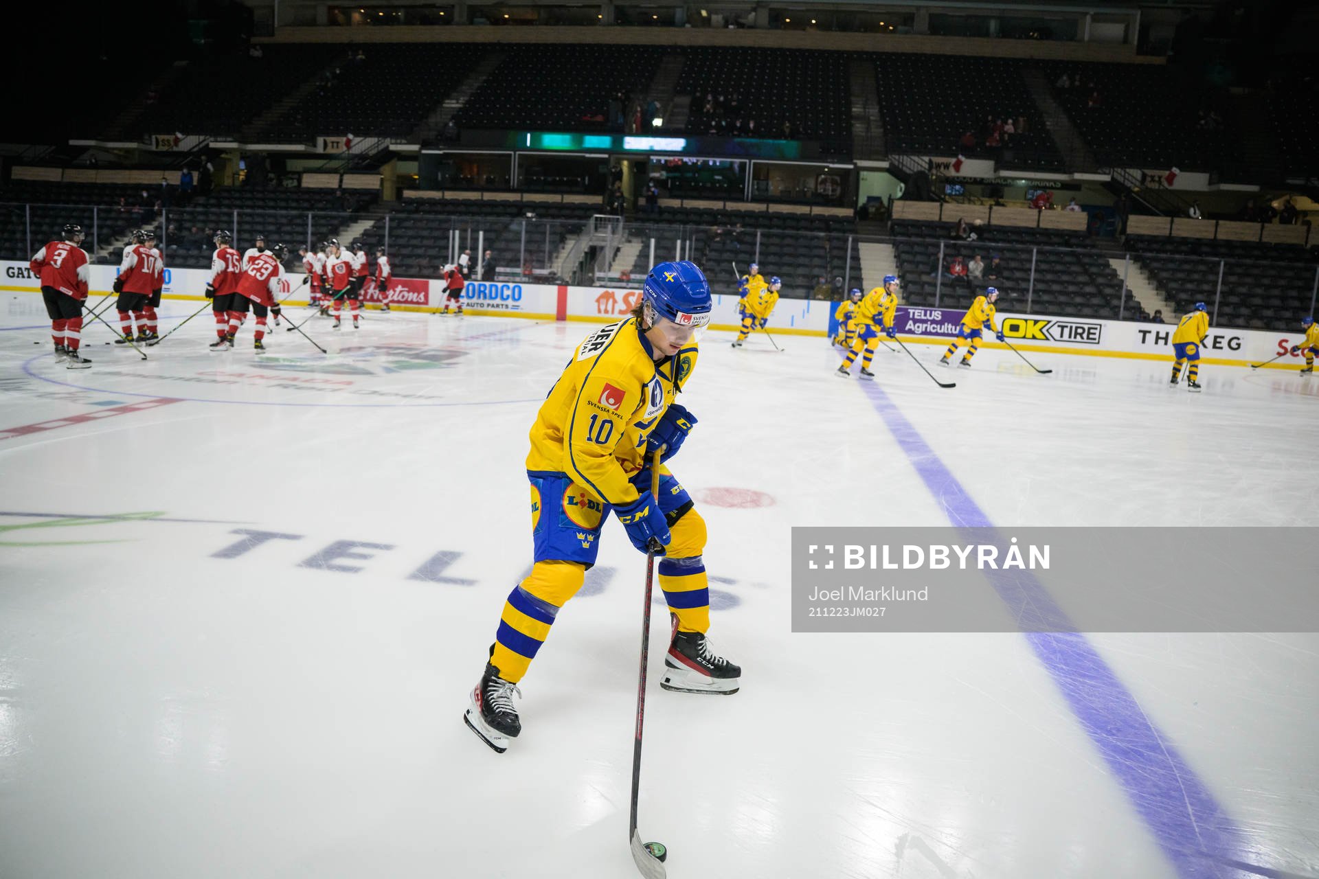 Alexander Holtz of Sweden at warm-up