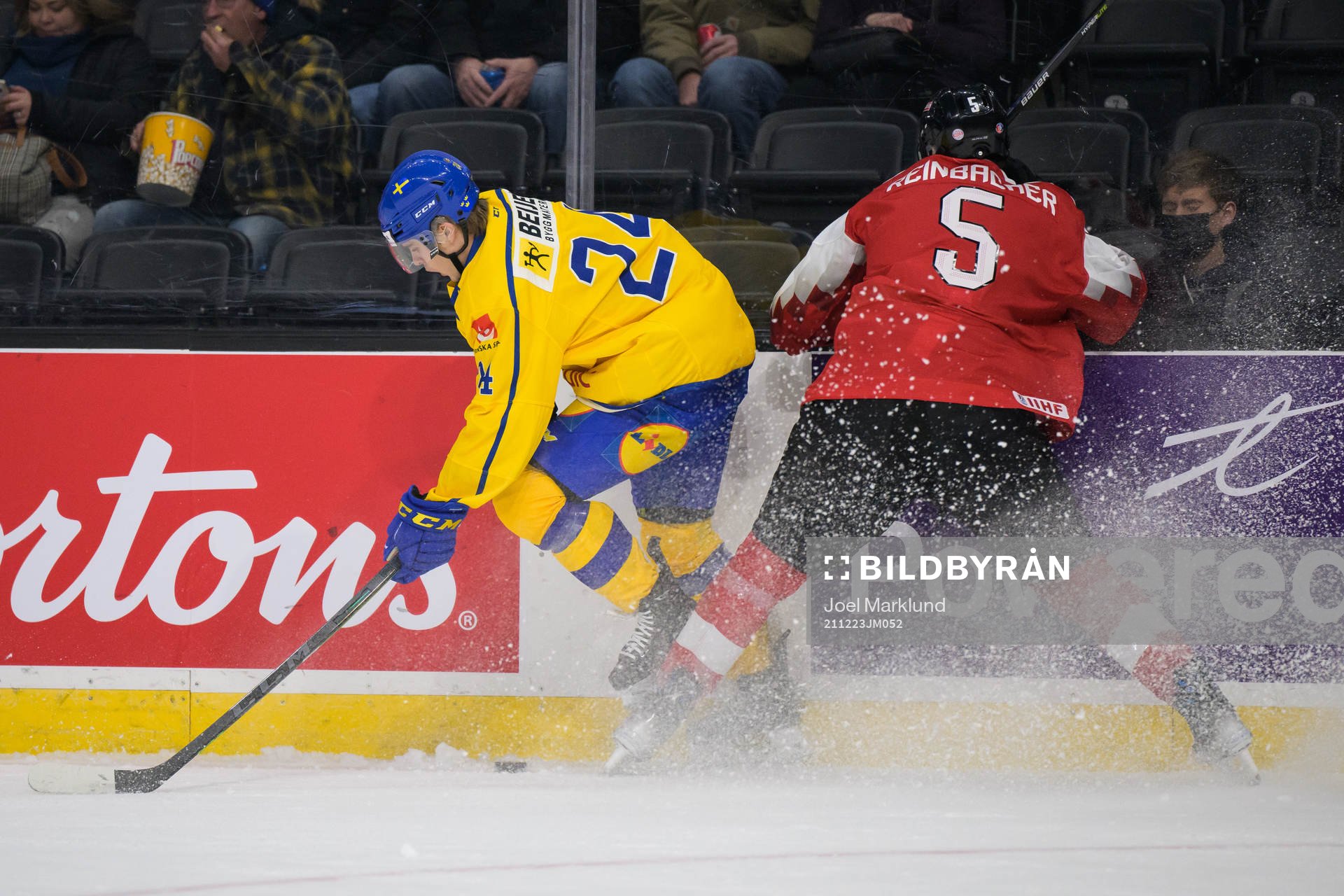 Elliot Ekmark of Sweden and David Reinbacher of Austria