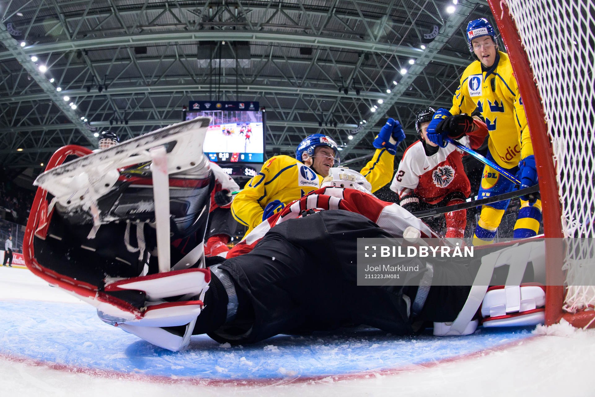 William Eklund and Oskar Olausson of Sweden in front of