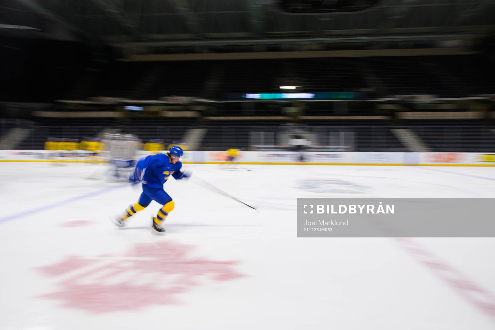 Alexander Holtz of Sweden at a training session