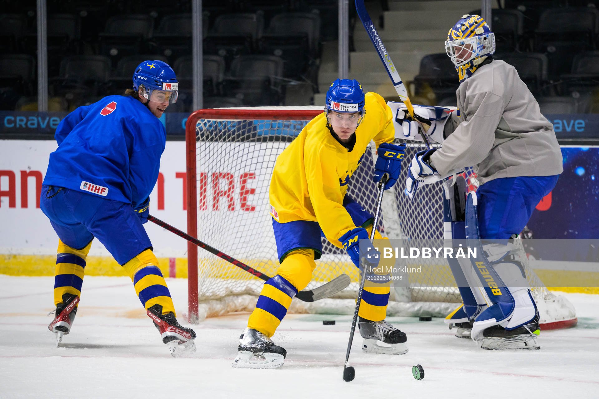 Alexander Holtz, Joel Nyström and goaltender Calle Clang