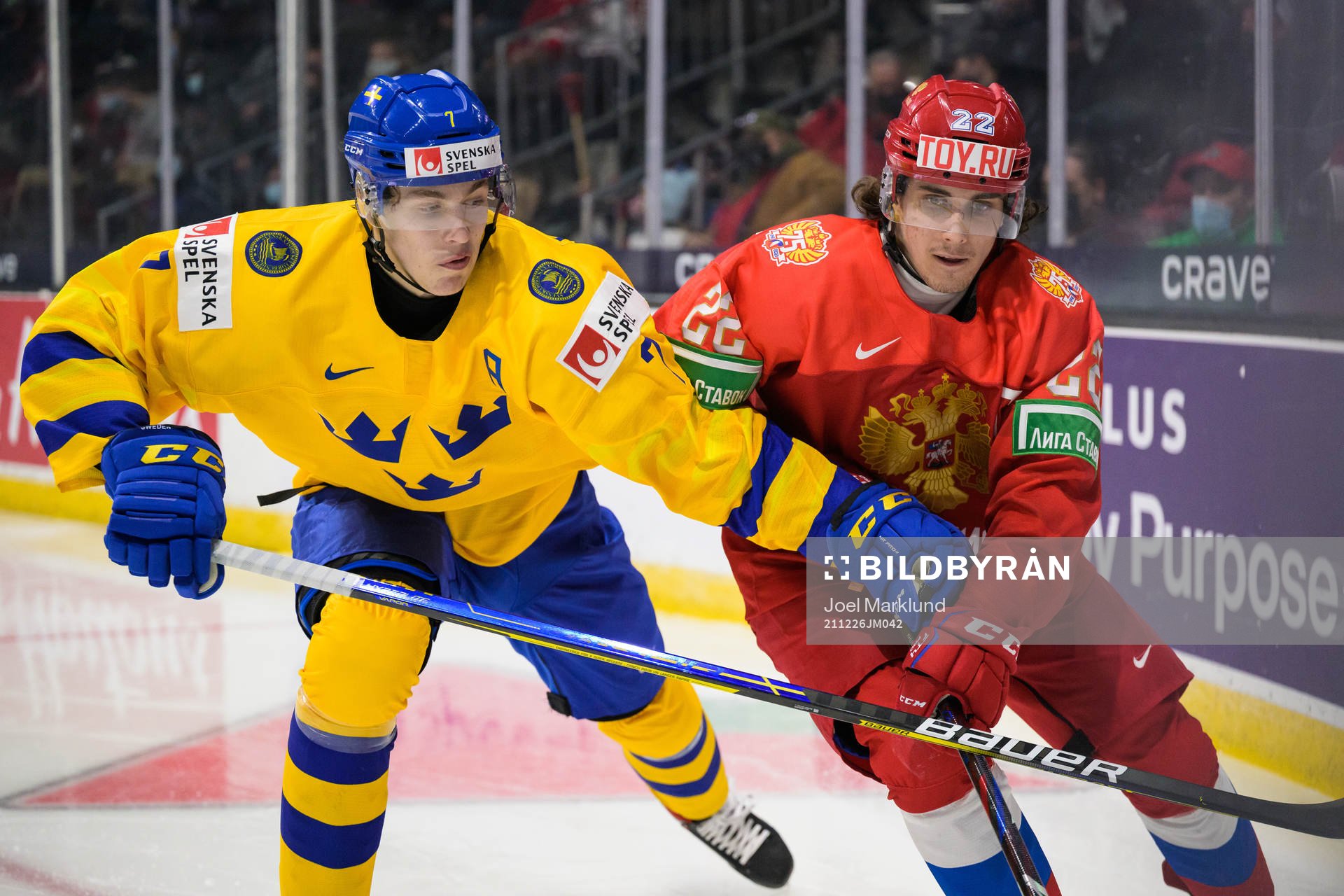 Simon Edvinsson of Sweden and Marat Khusnutdinov of Russia