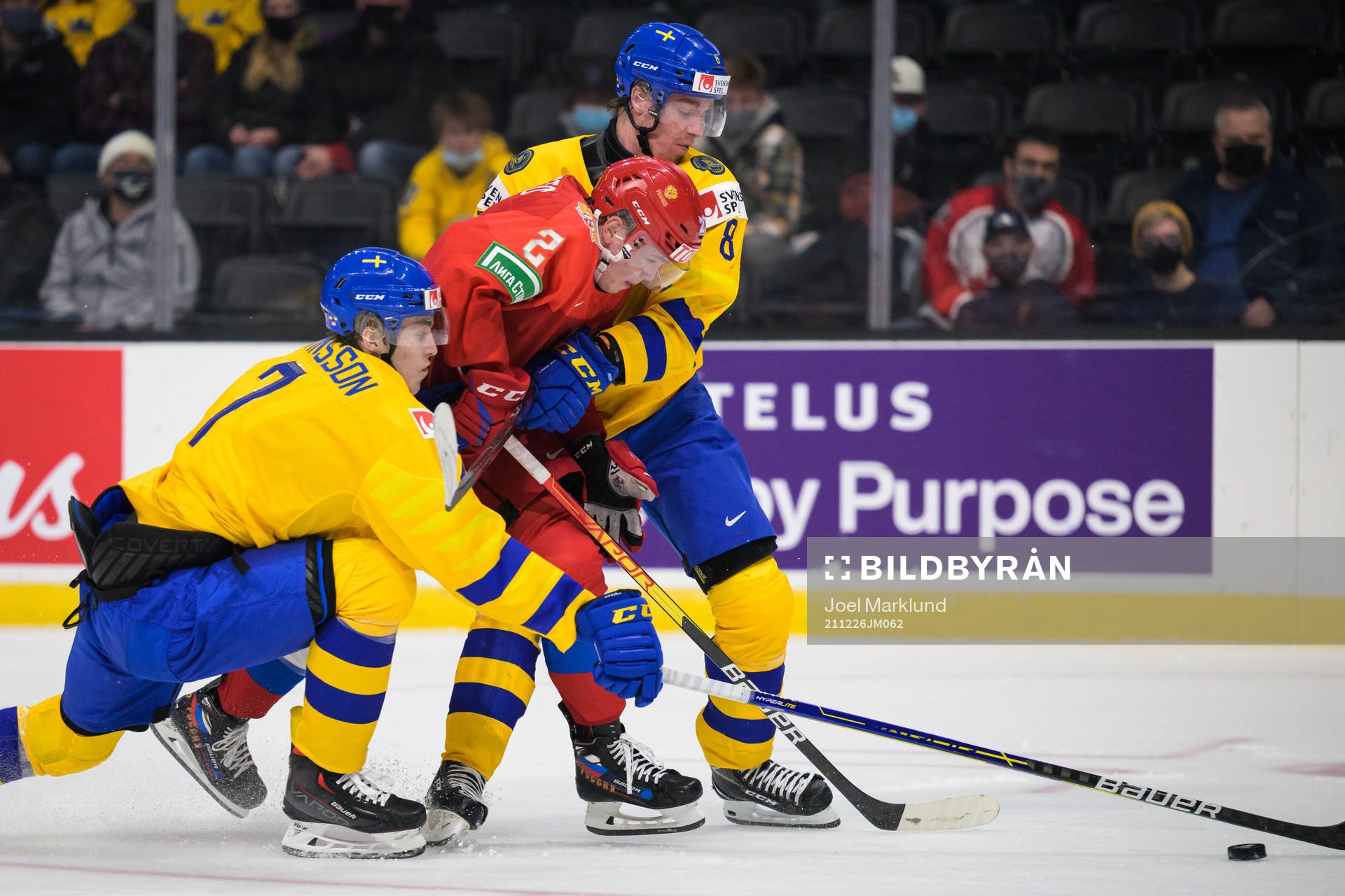 Simon Edvinsson and Leo Lööf of Sweden are being