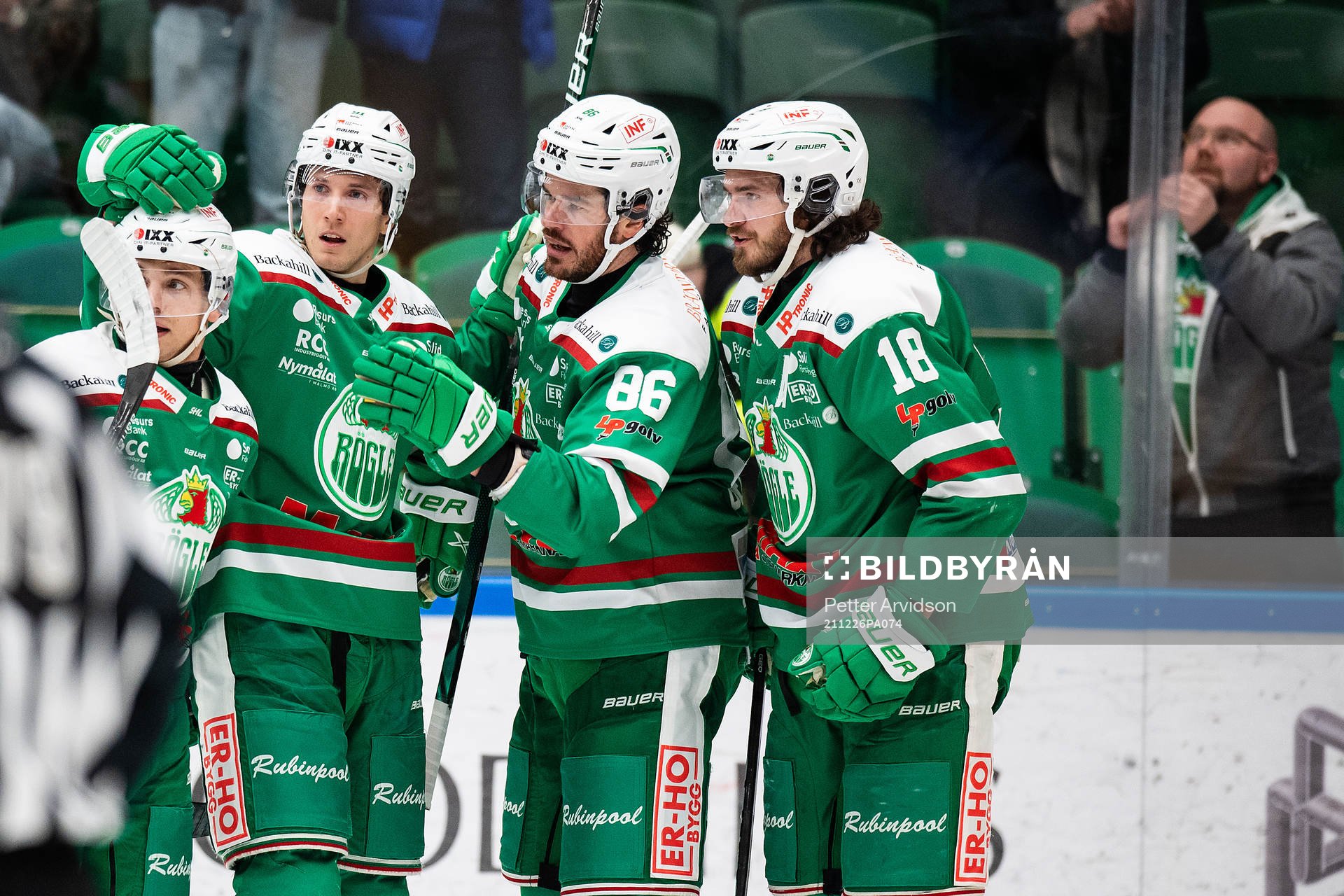 Rögles Adam Tambellini jublar