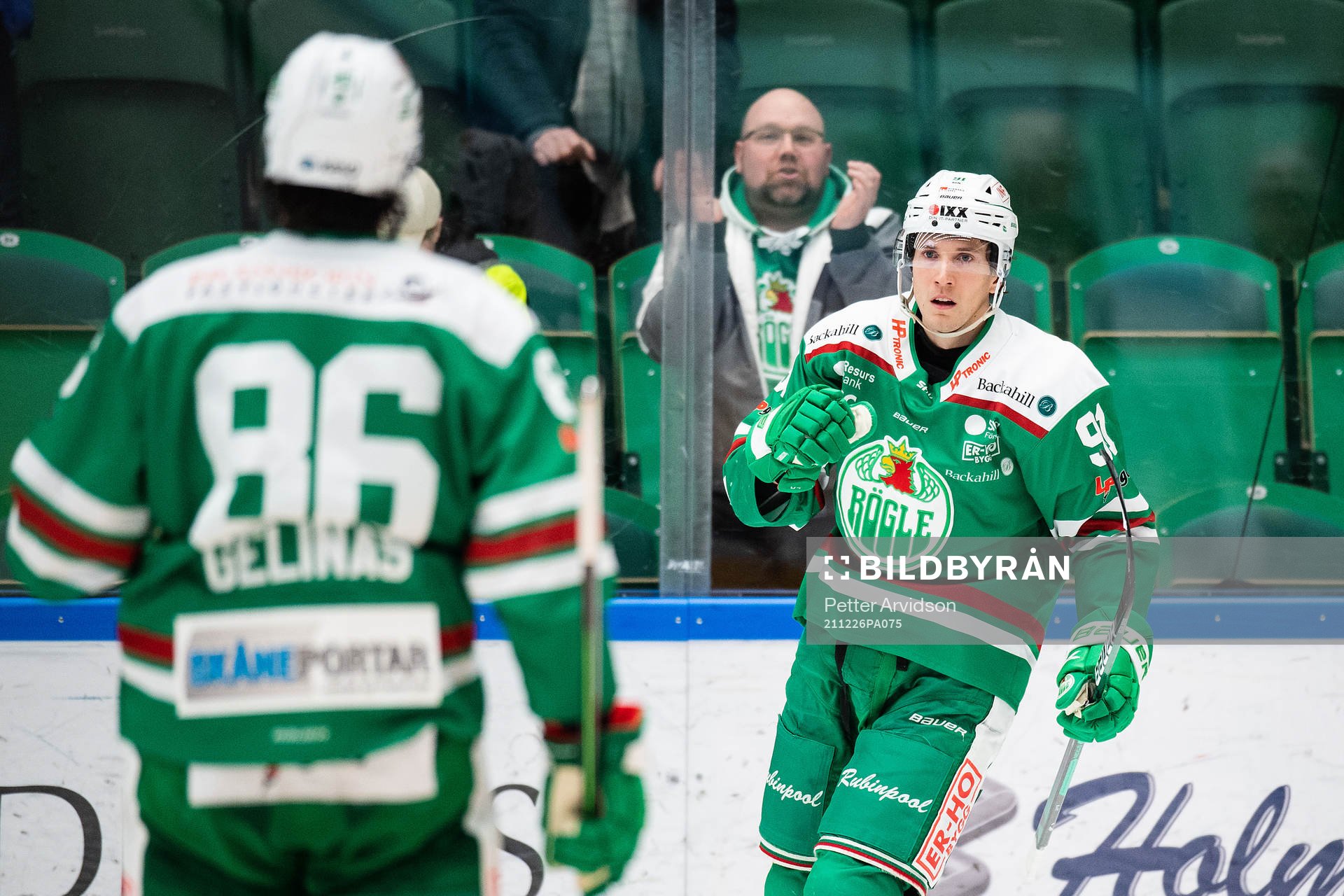 Rögles Adam Tambellini jublar