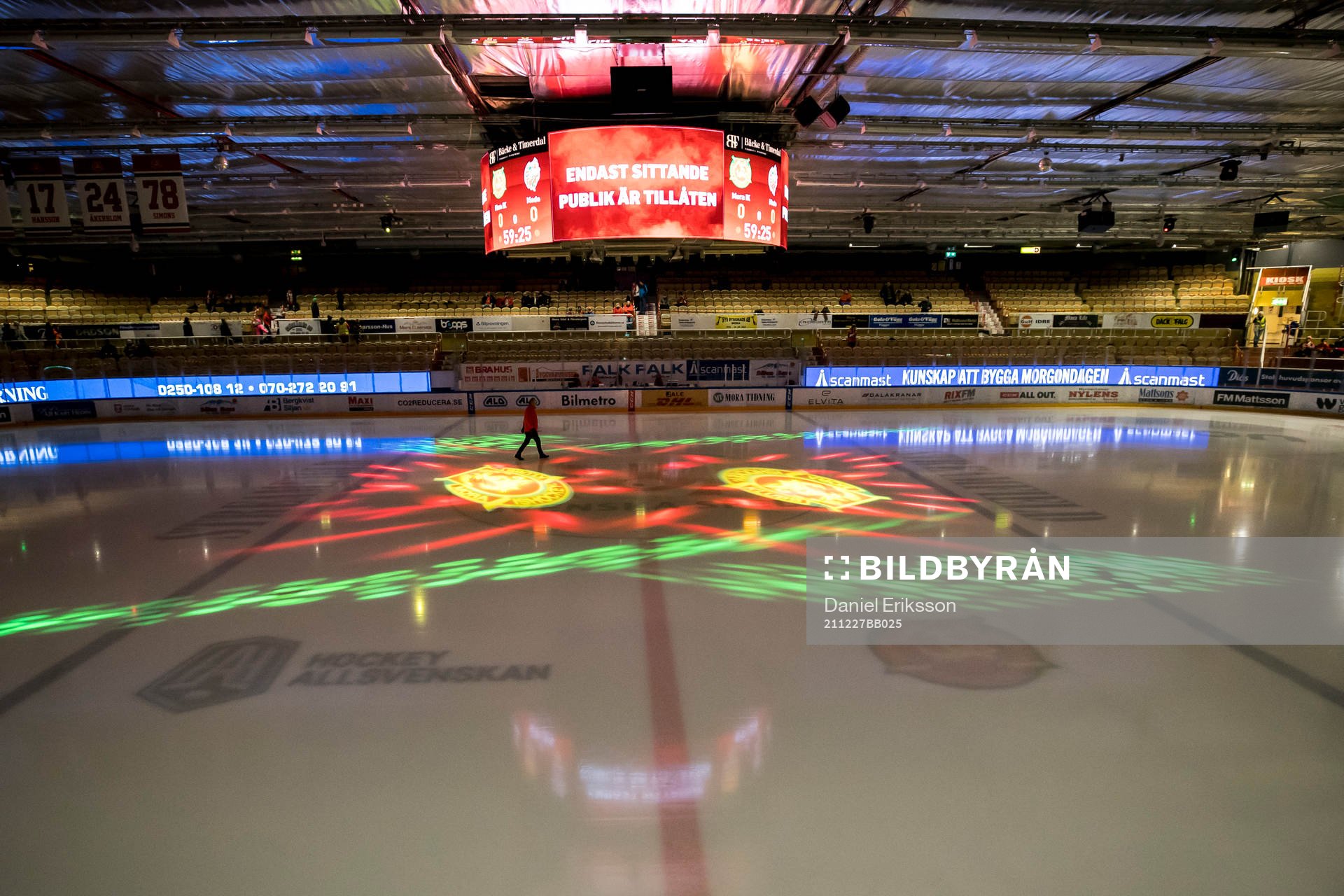 Smidjegrav Arena innan ishockeymatchen i Hockeyallsvenskan