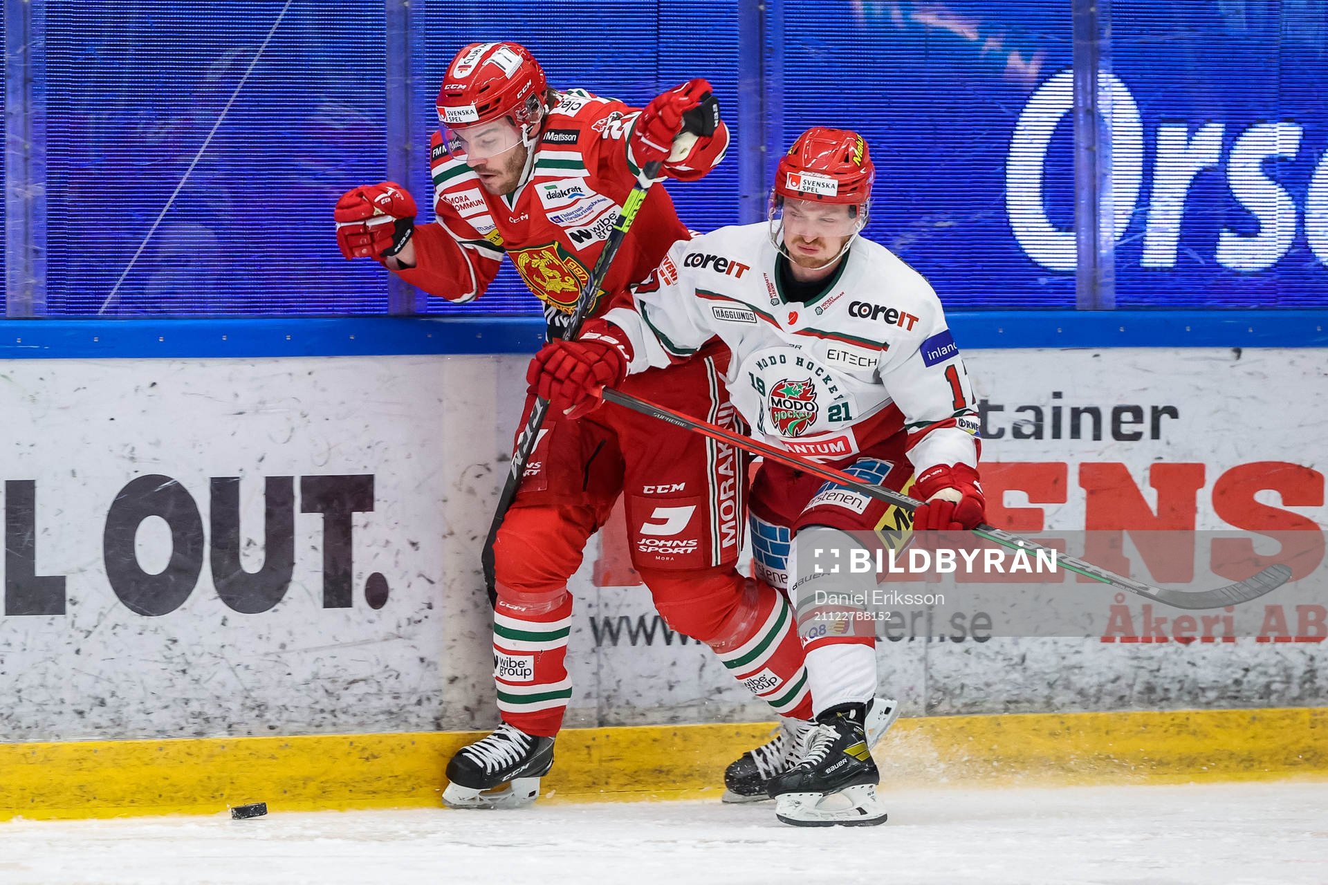 Moras Nils Thomasson och Modos Riley Woods