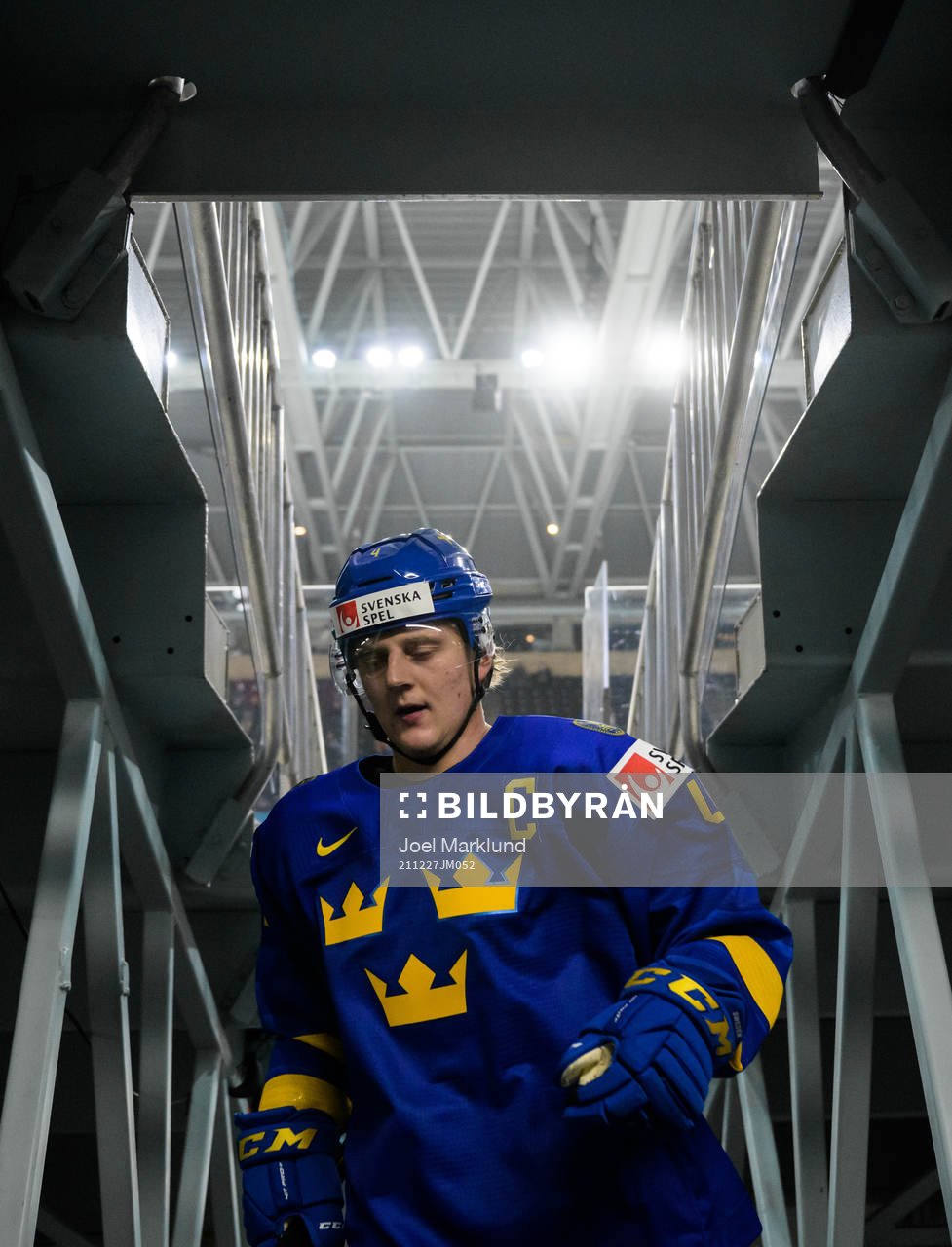 Emil Andrae of Sweden leaving warm-up