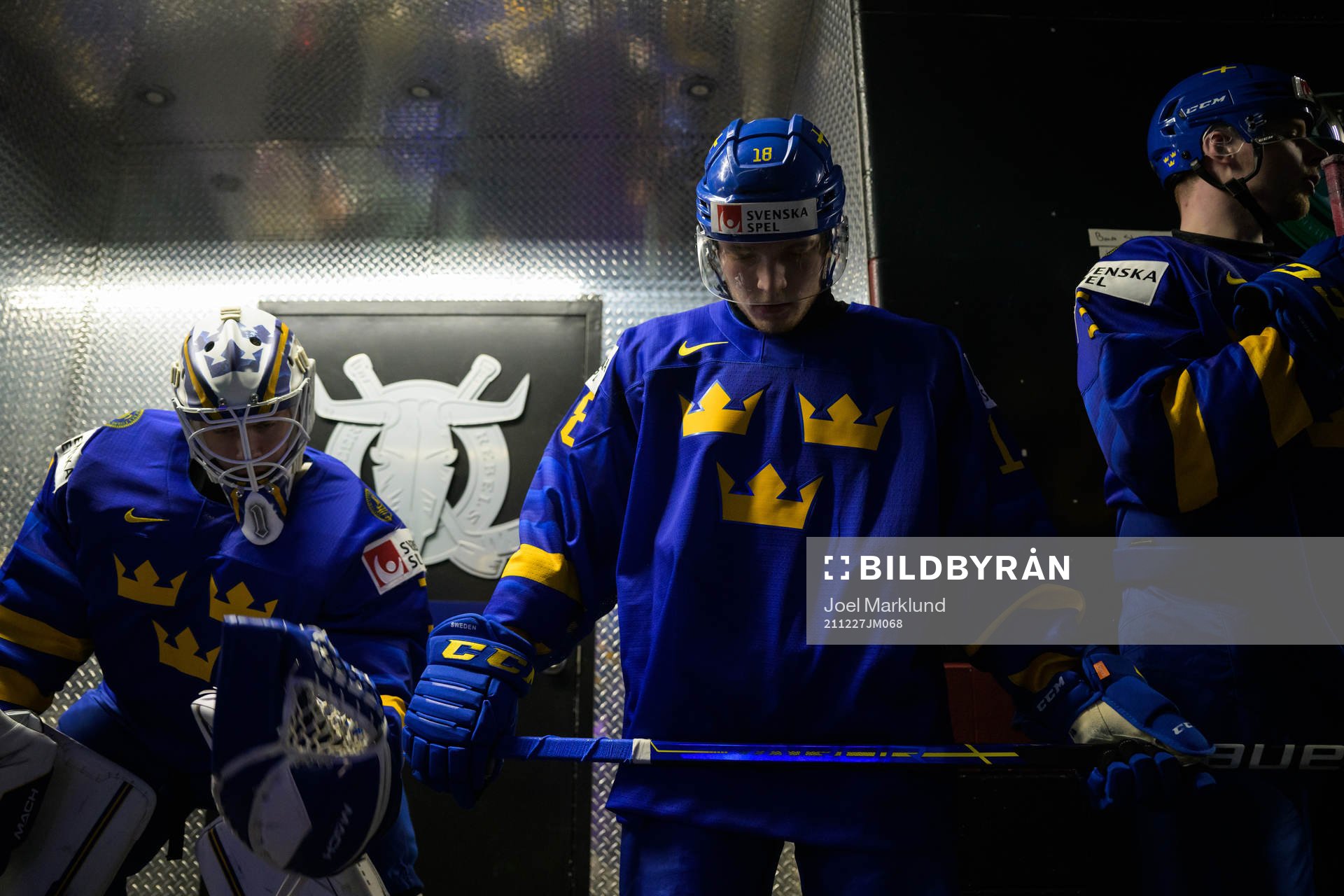 Goaltender Jesper Wallstedt, Zion Nybeck and Anton Olsson
