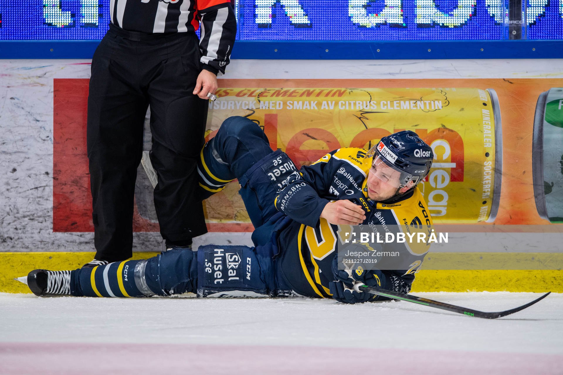 Södertäljes Emil Alba har ont