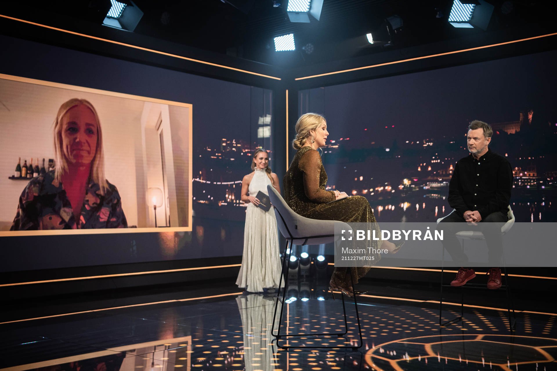 Caroline Seger, programledare Frida Nordstrand och Anna Brolin och Peter Gerhardsson, huvudtränare damlandslaget, under Fotbollsåret 2021 den 21 december 2021 i Stockholm.