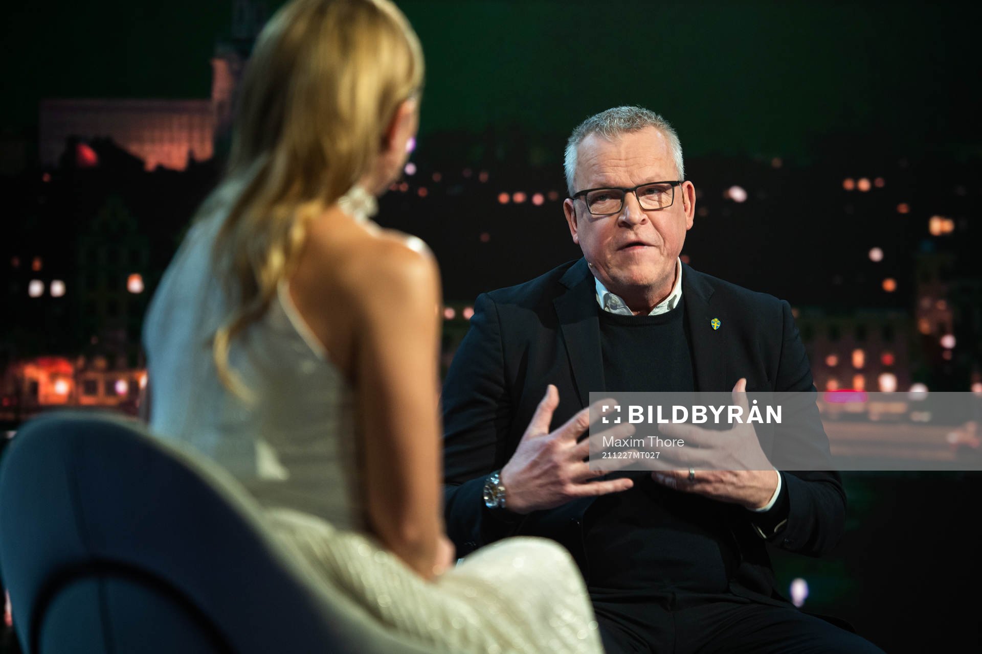 Programledare Frida Nordstand och Janne Andersson,