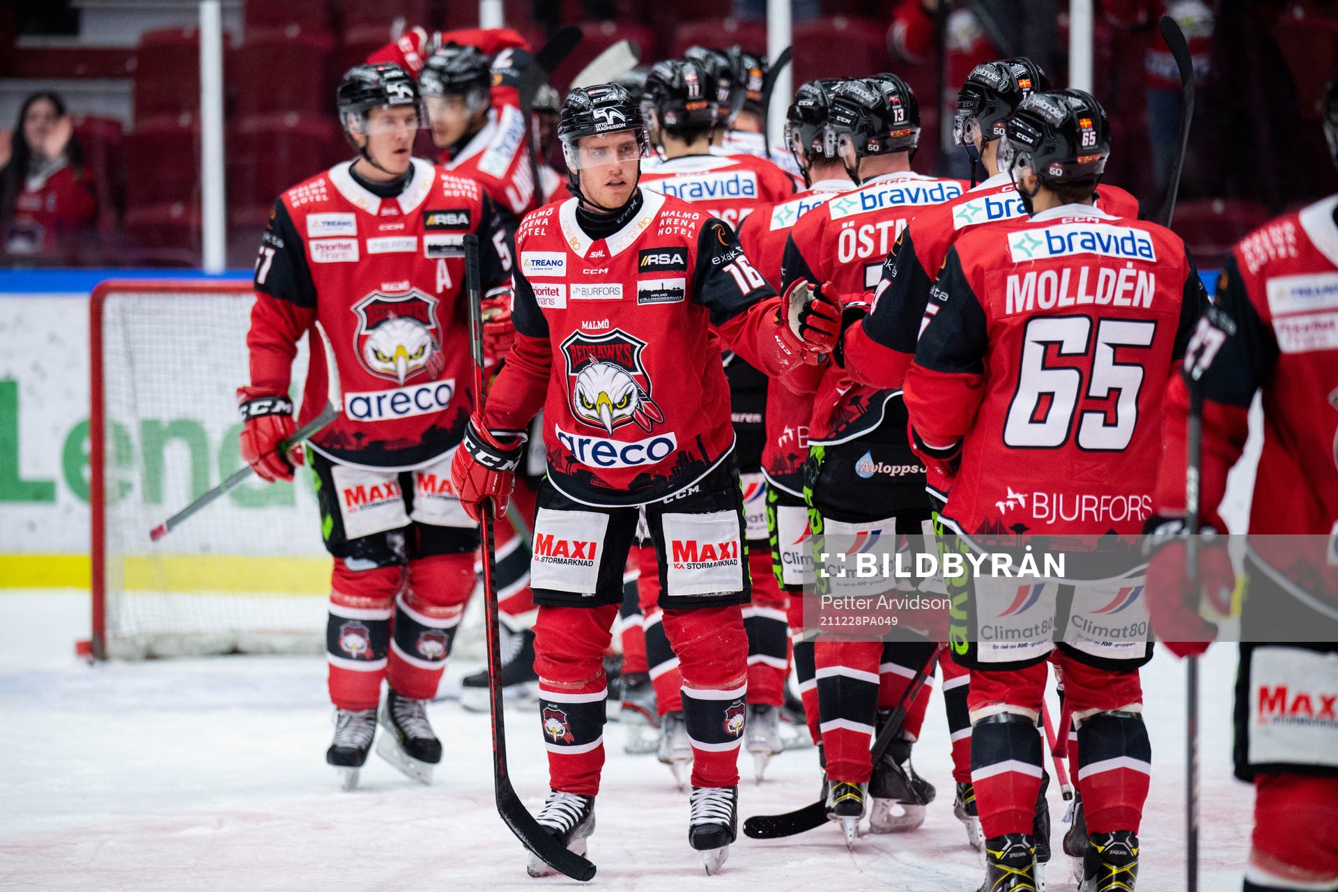 Malmö Redhawks Matias Lassen jublar med lagkamrater