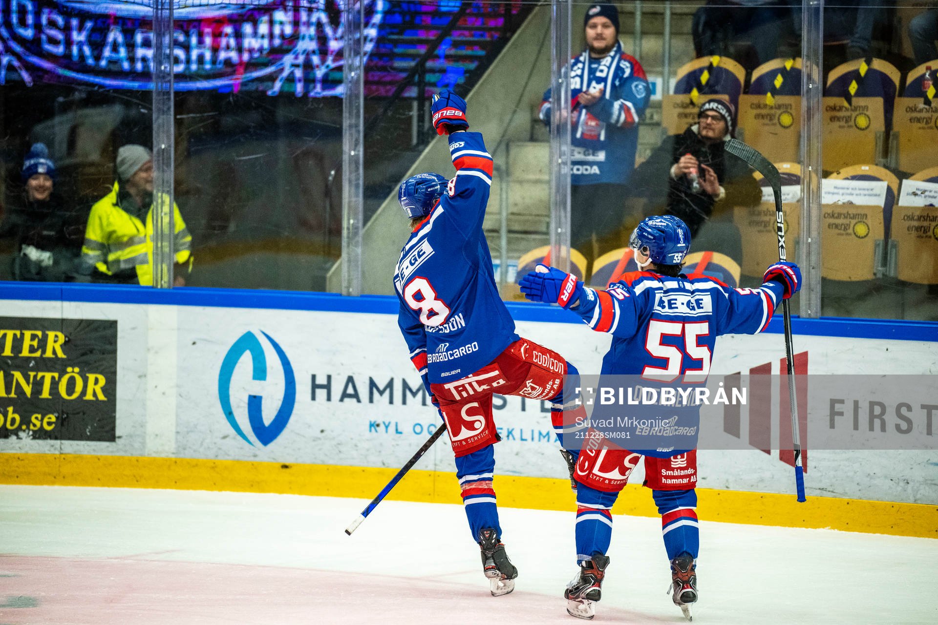Oskarshamns Fredrik Olofsson jublar med David Quenneville