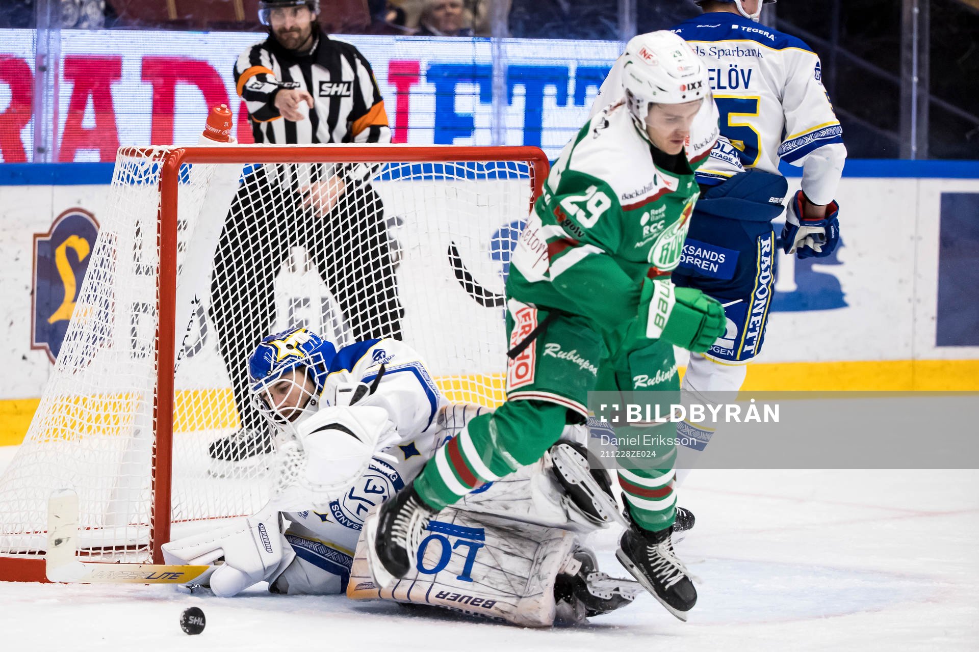 Leksands målvakt Kasimir Kaskisuo och Rögles Tyler