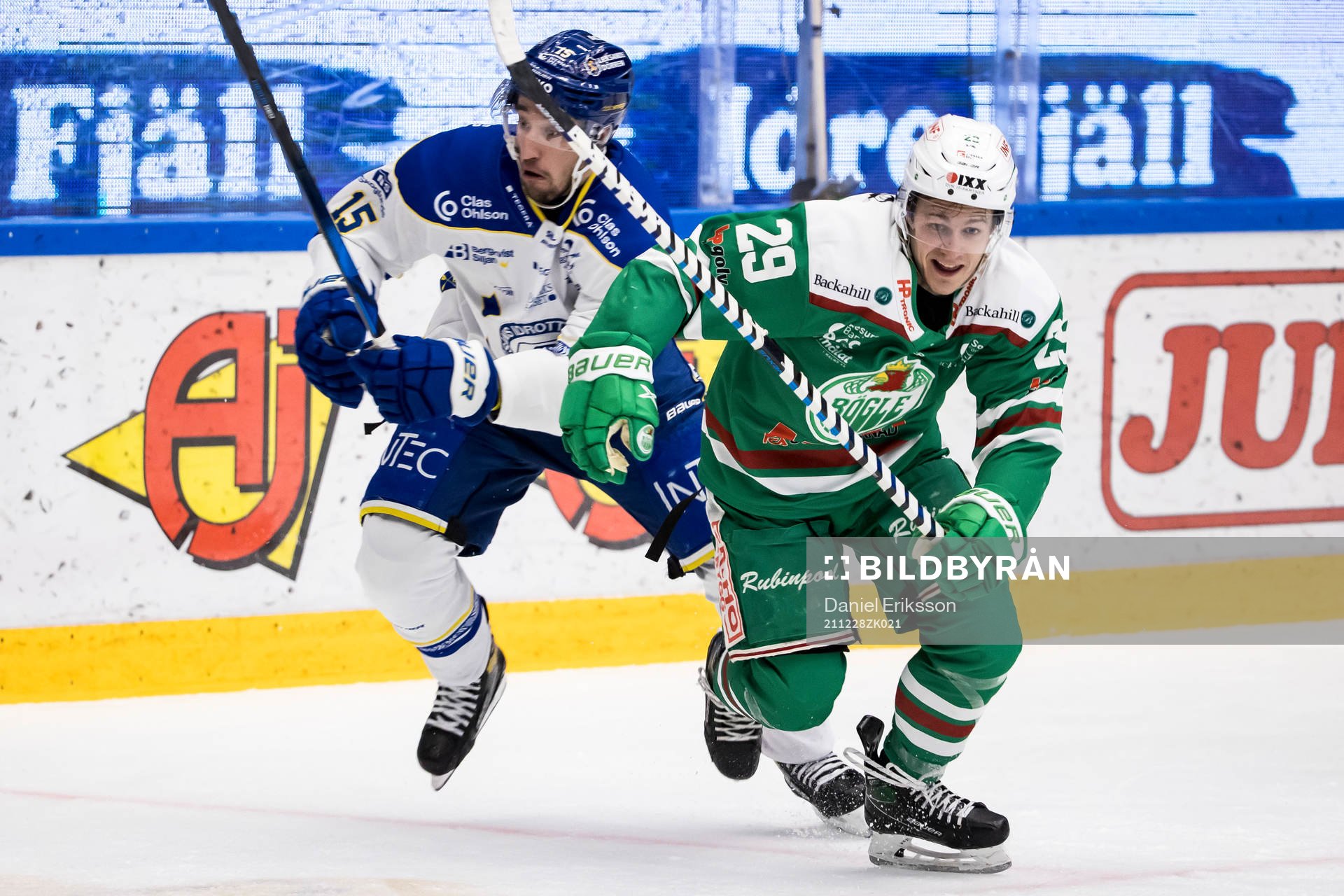 Leksands Max Veronneau och Rögles Tyler Kelleher
