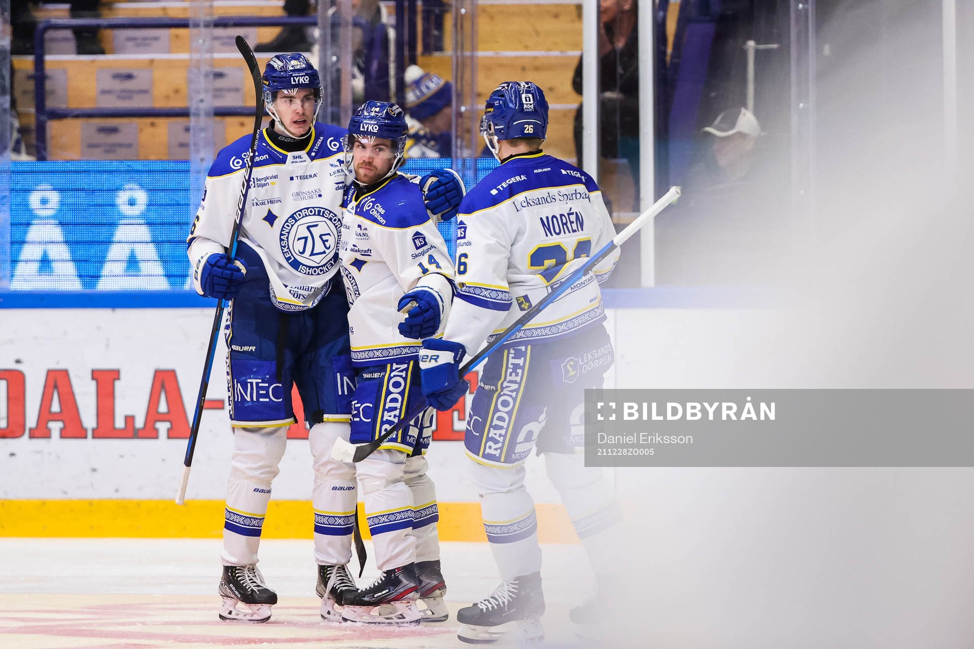 Leksands Oskar Lang jublar med lagkamrater