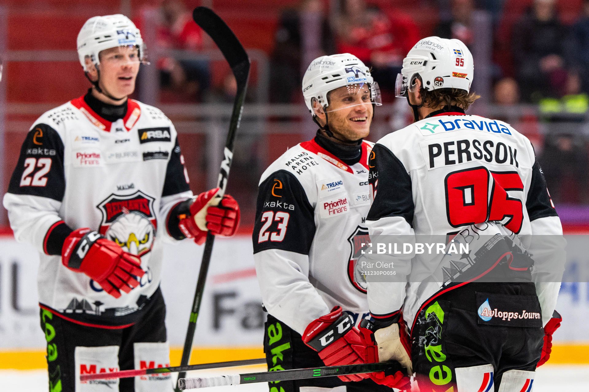 Malmö Redhawks Christoffer Forsberg jublar med målskytten