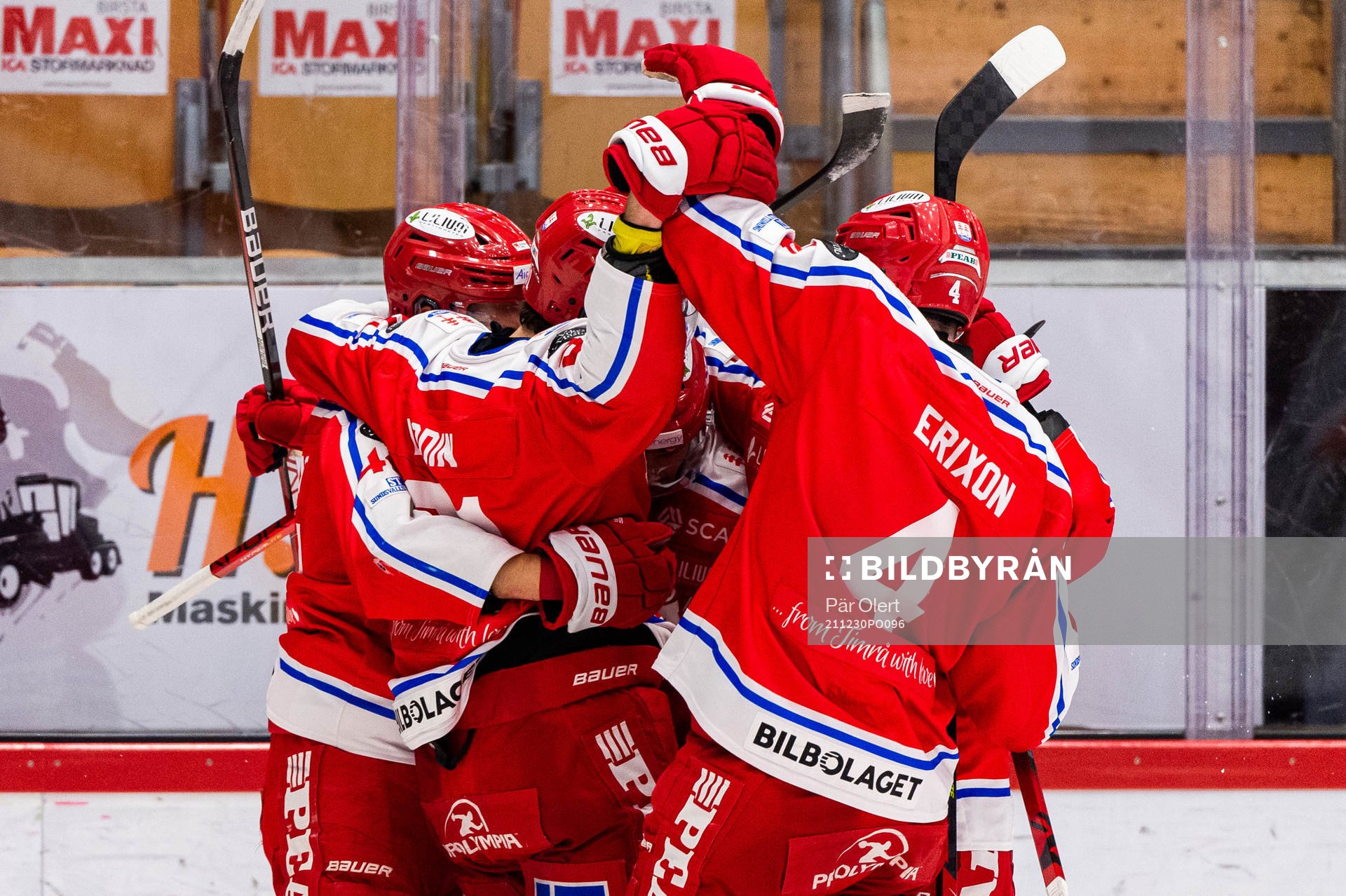 Timrås spelare jublar