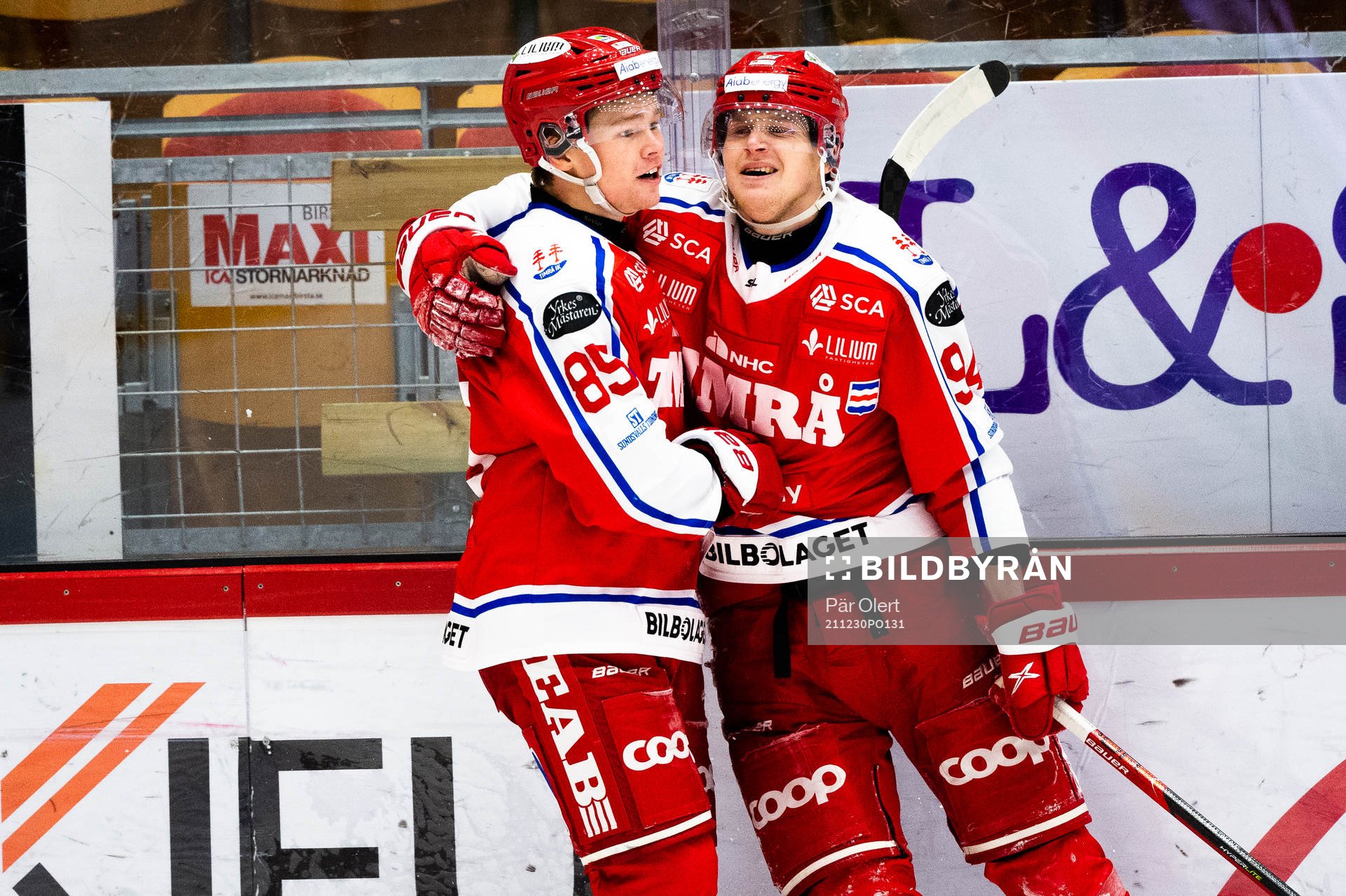 Timrås Filip Westerlund och Sebastian Hartmann jublar