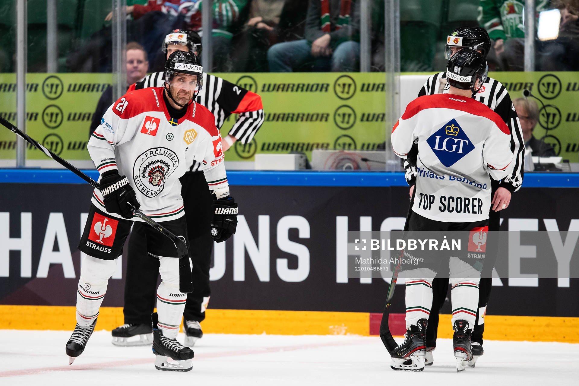 Joel Lundqvist of Frölunda looks dejected