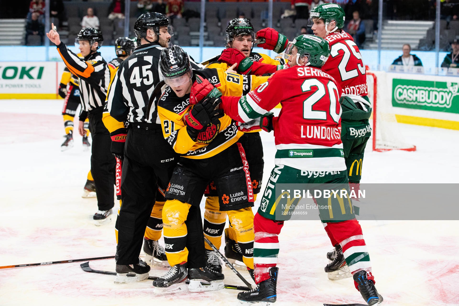 Frölundas Joel Lundqvist och Luleås Juhani Tyrväinen